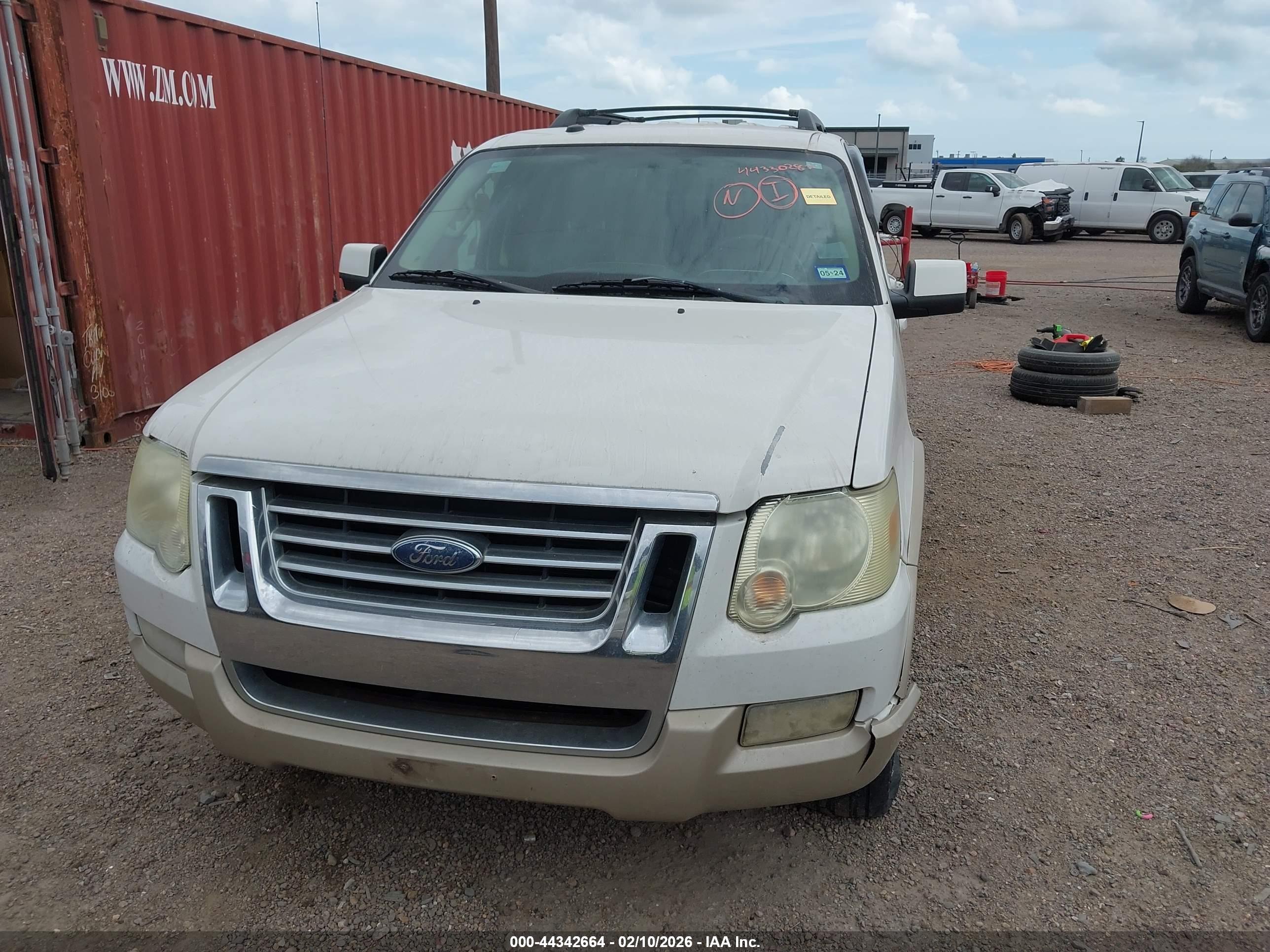 FORD EXPLORER image 6