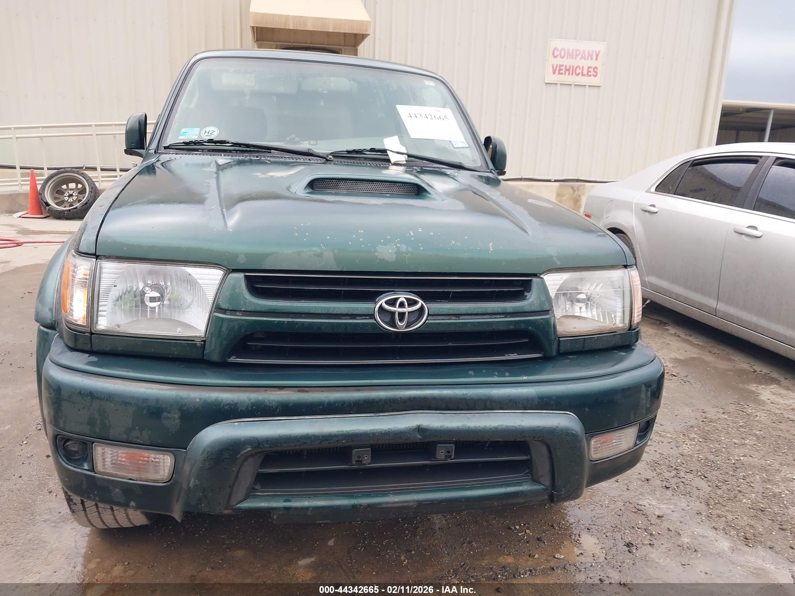 TOYOTA 4RUNNER image 6