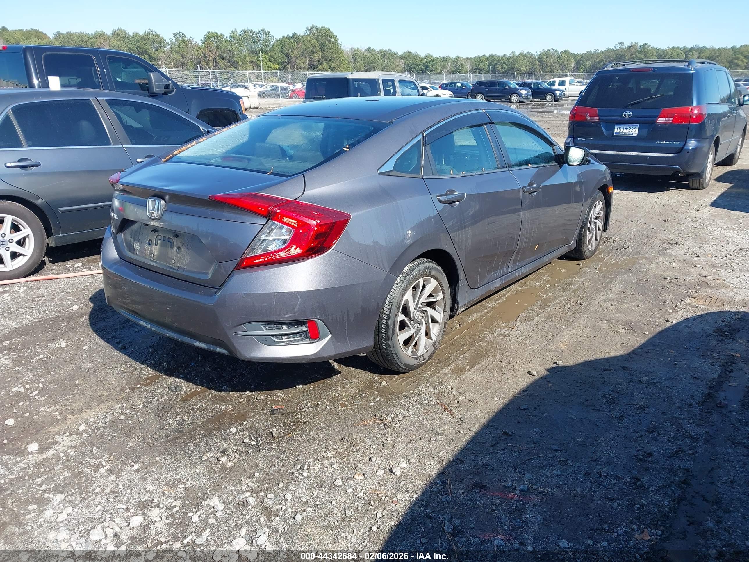 HONDA CIVIC image 4