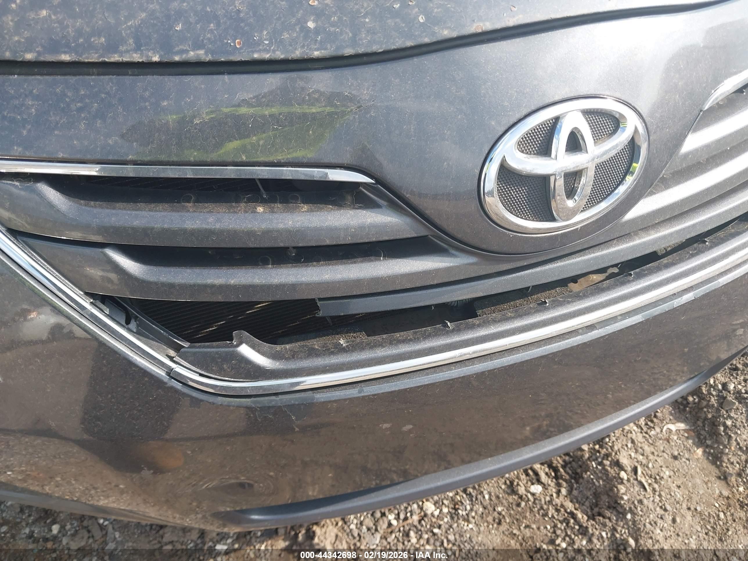 TOYOTA CAMRY image 6