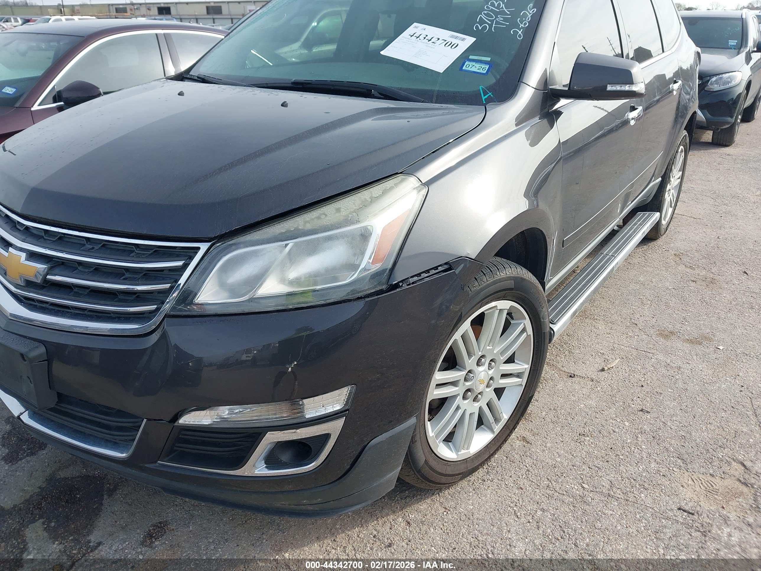 CHEVROLET TRAVERSE image 6