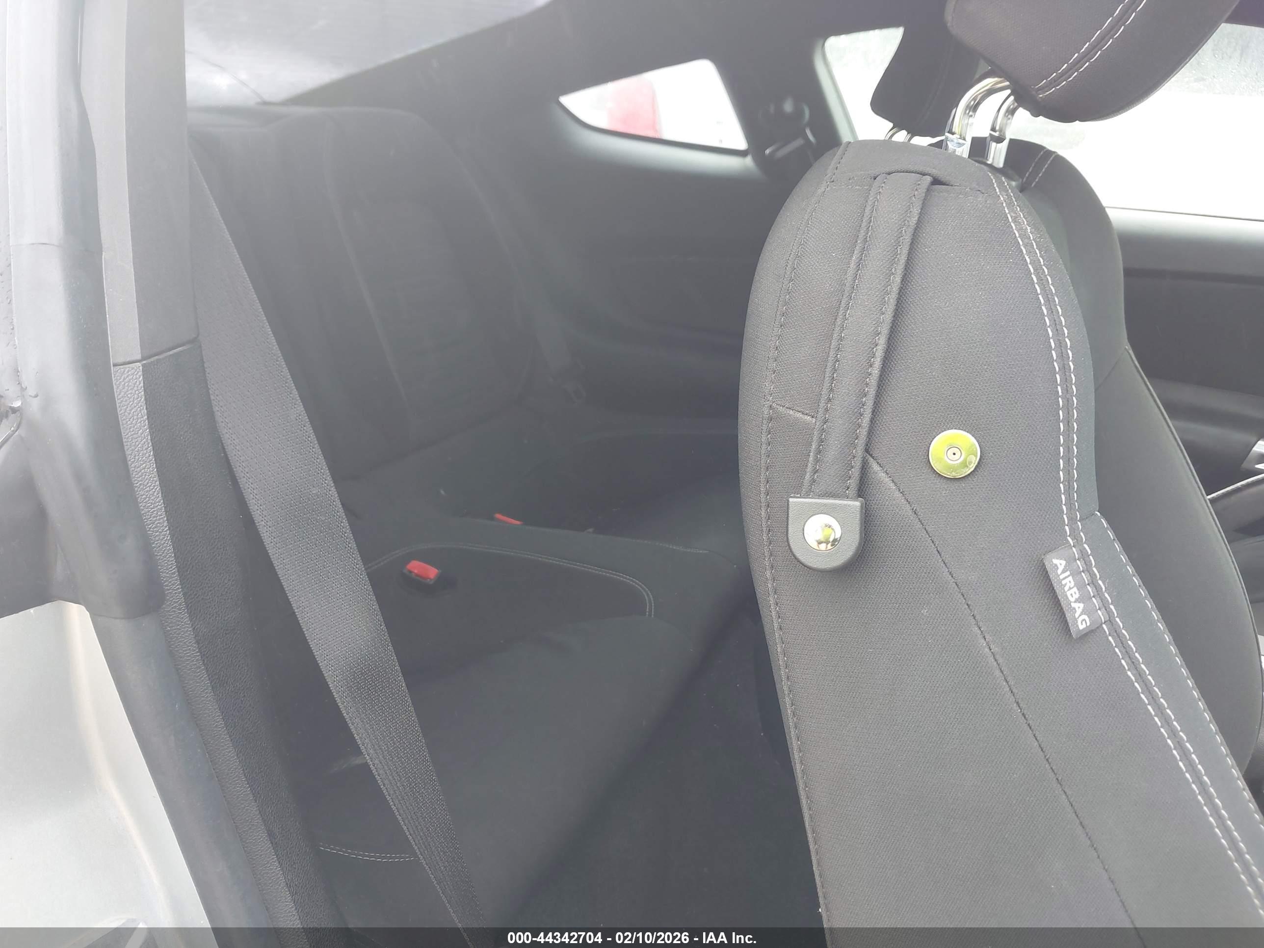 FORD MUSTANG image 8