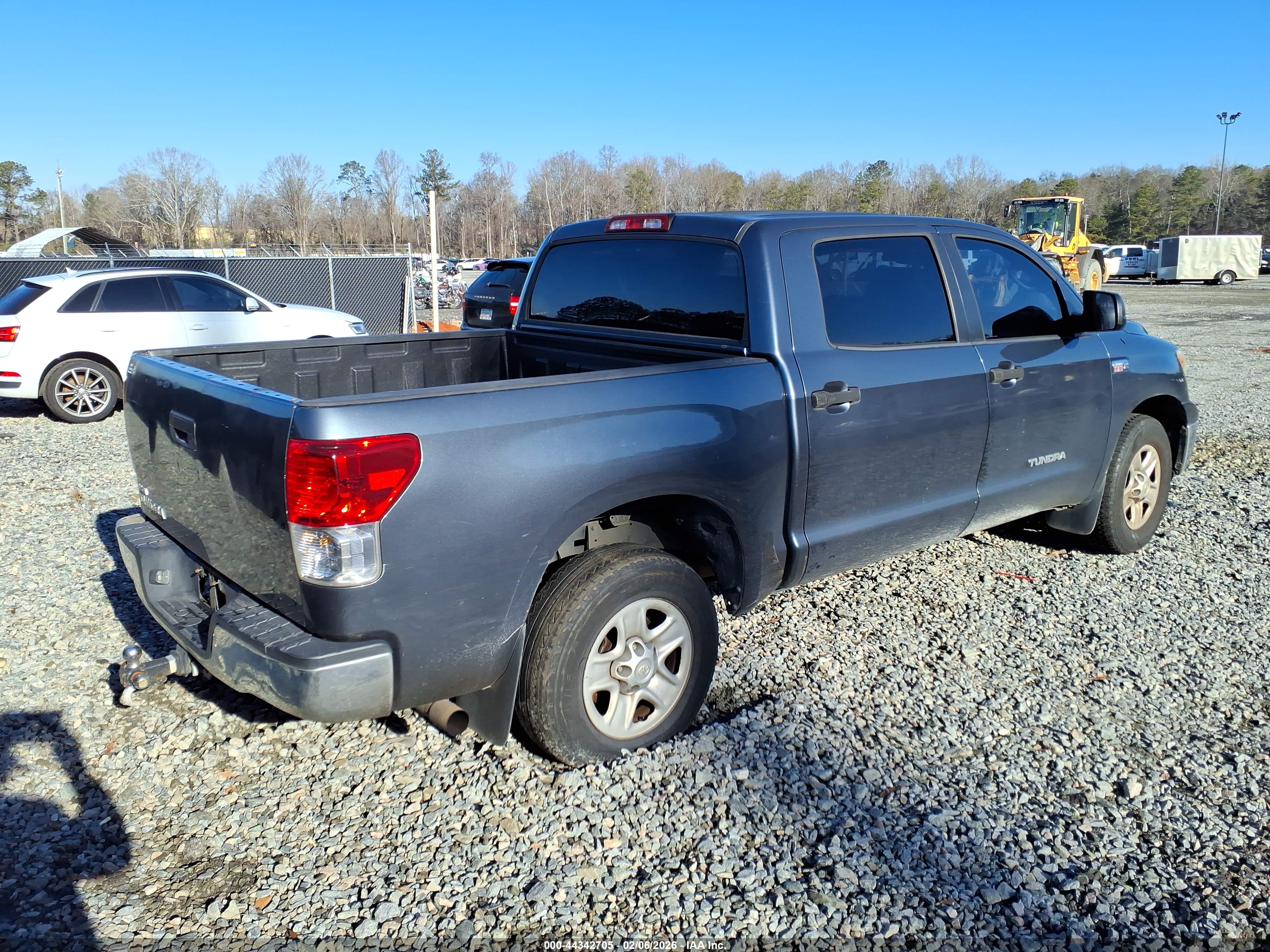 TOYOTA TUNDRA image 4