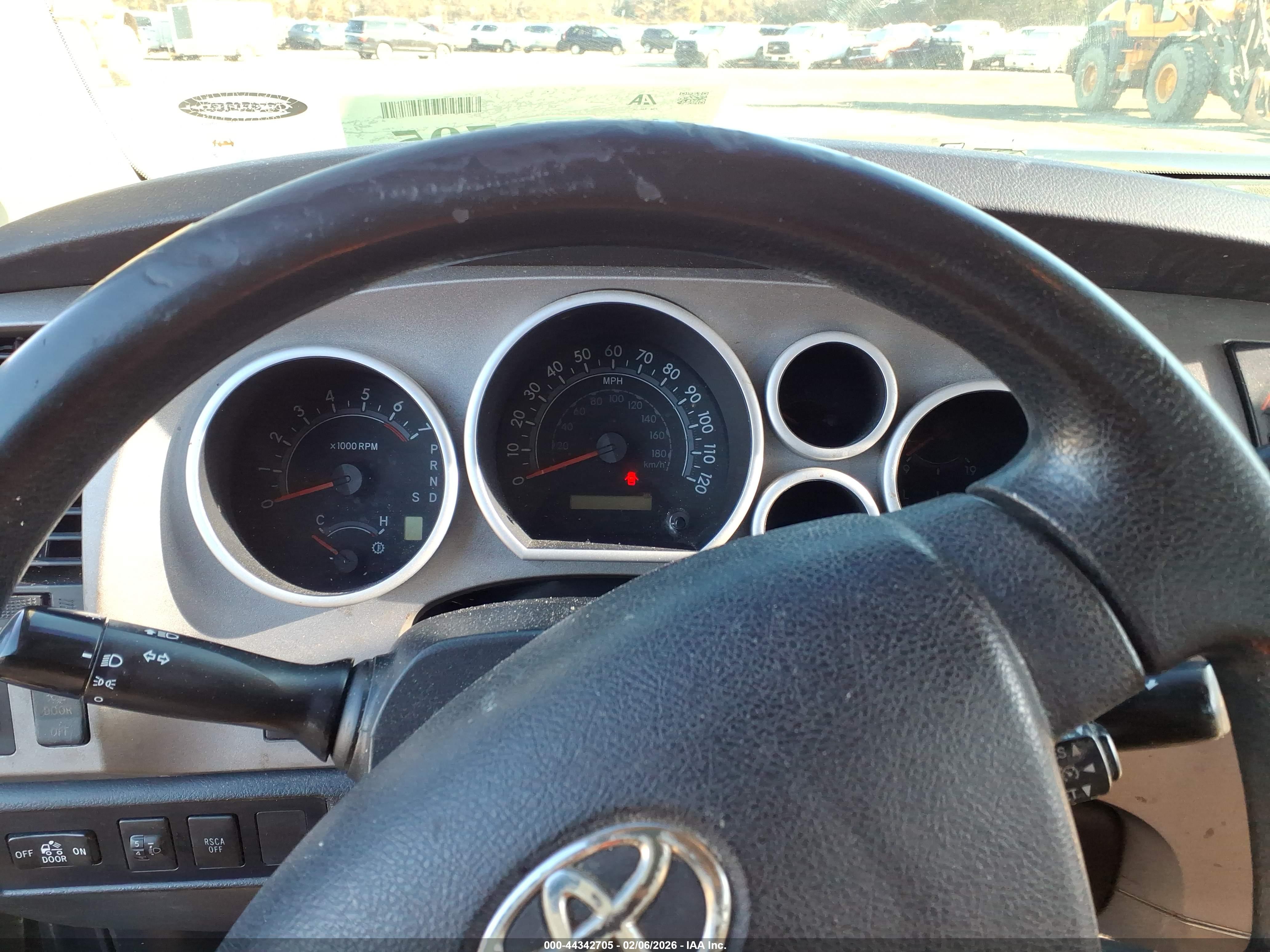 TOYOTA TUNDRA image 7
