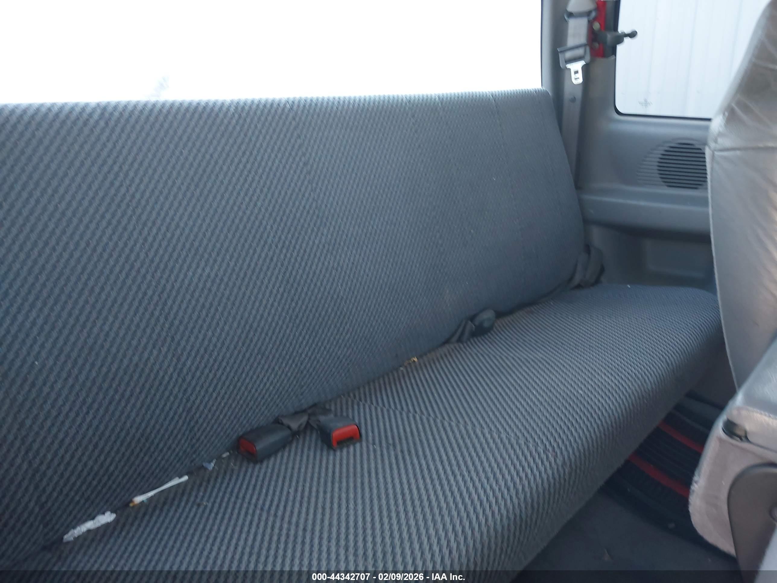 DODGE RAM image 8