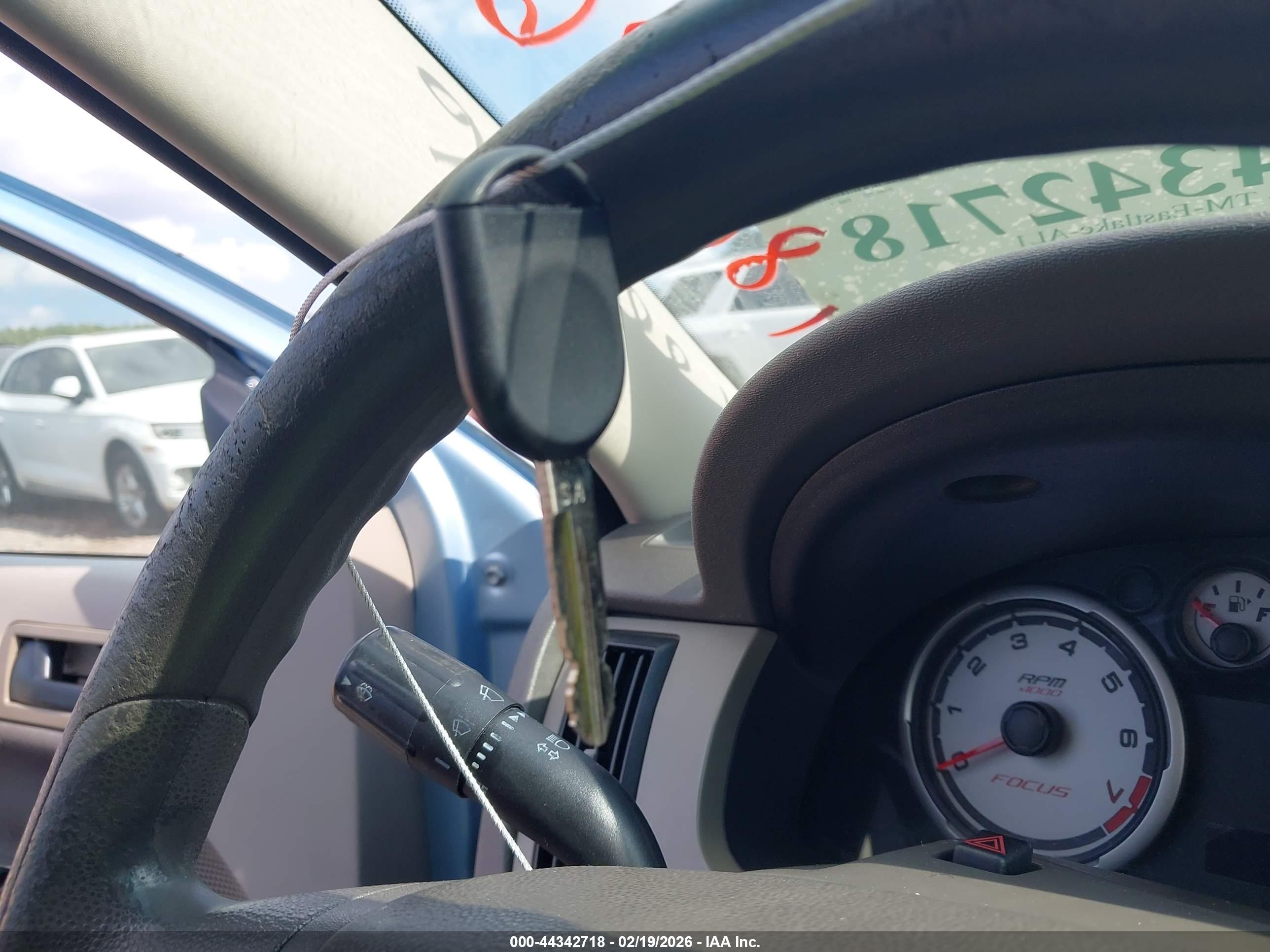 FORD FOCUS image 11