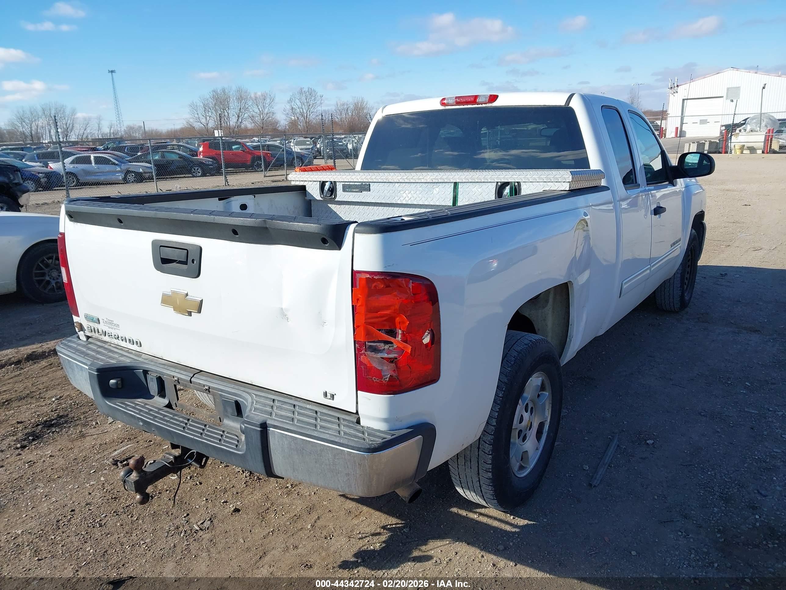 CHEVROLET SILVERADO image 4