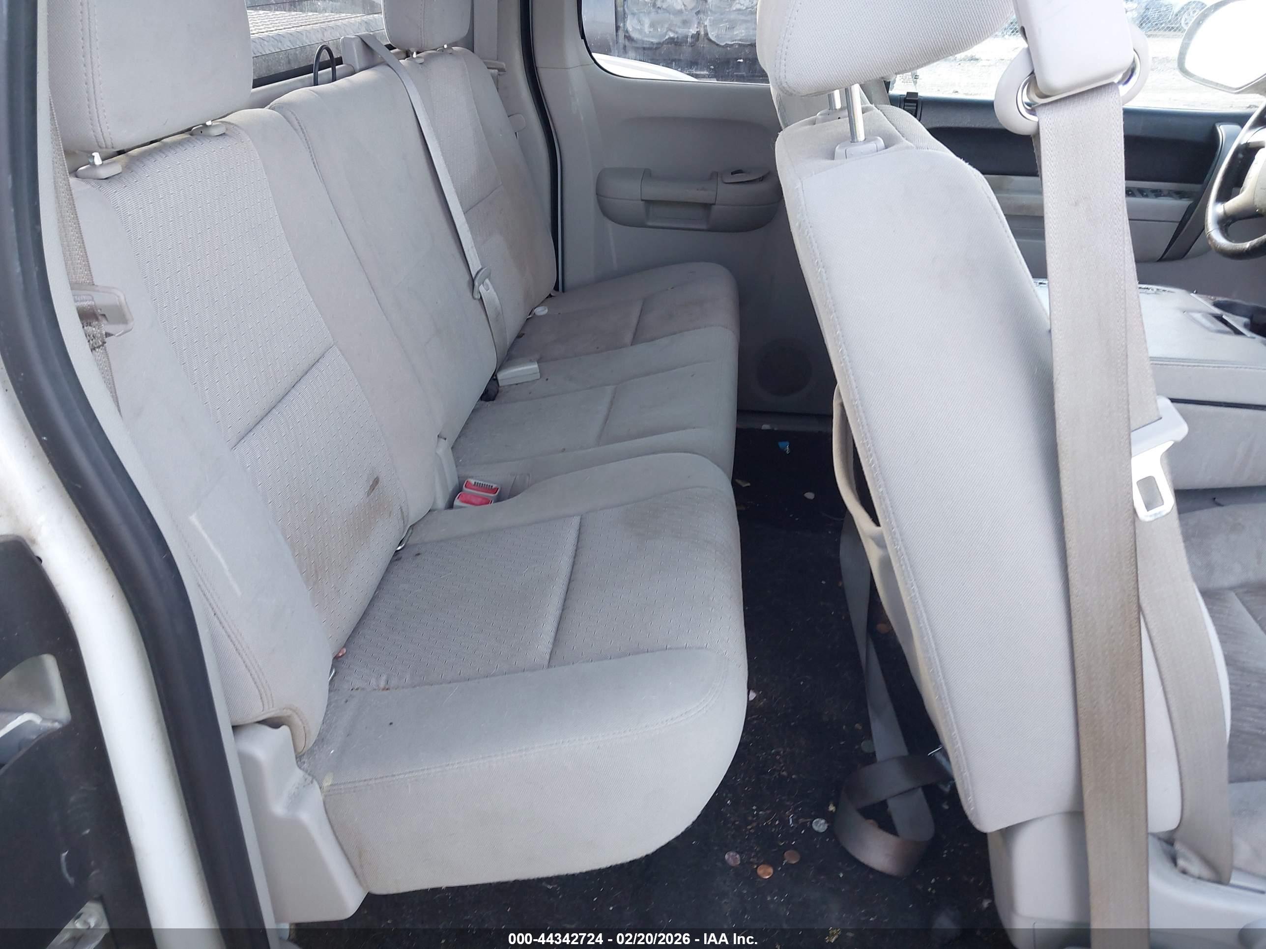 CHEVROLET SILVERADO image 8