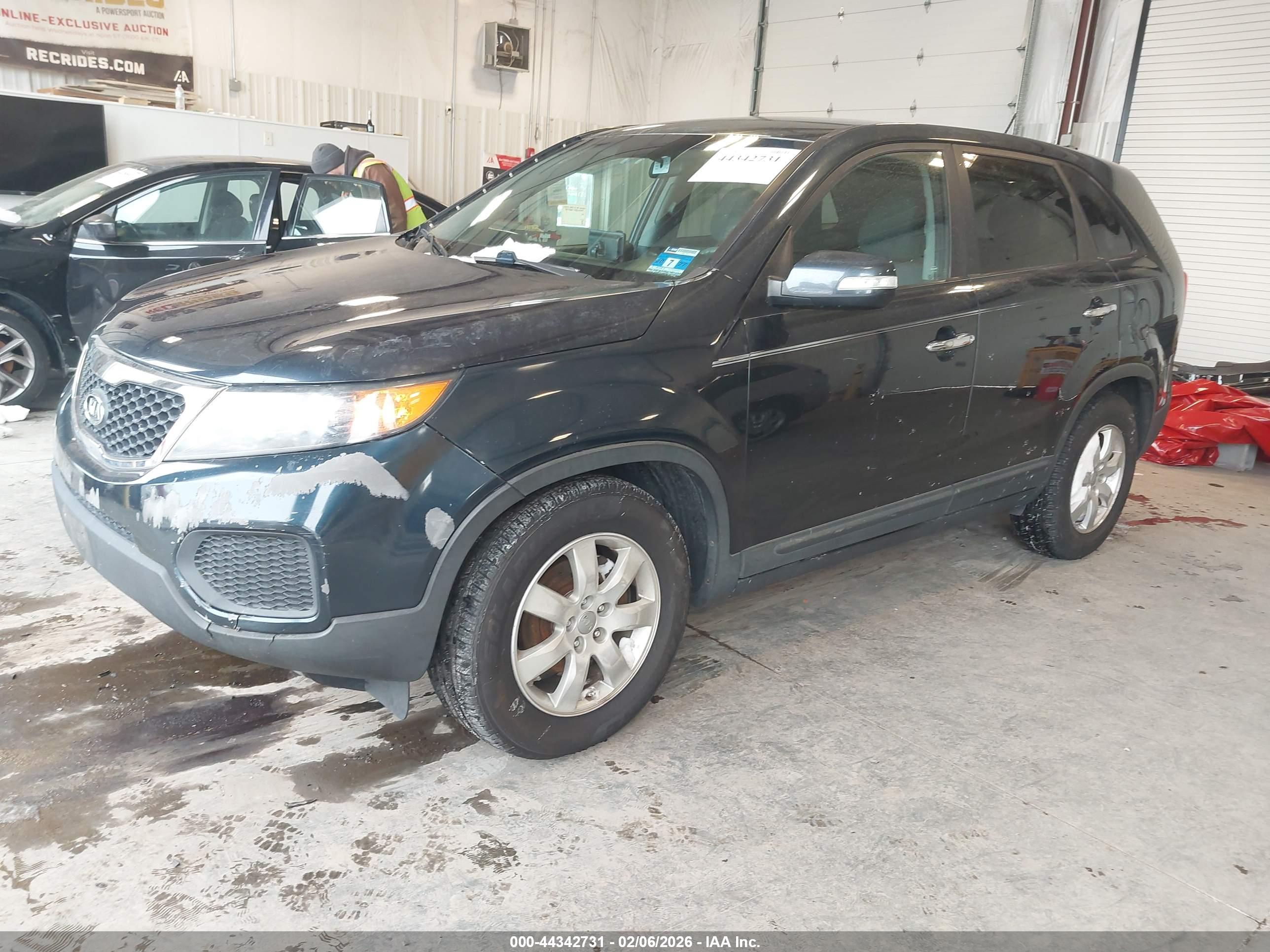 KIA SORENTO image 2