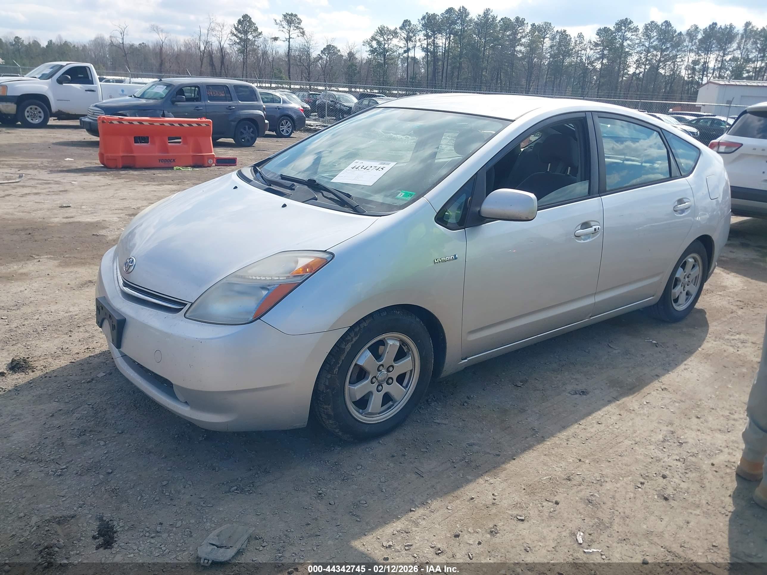 TOYOTA PRIUS image 2