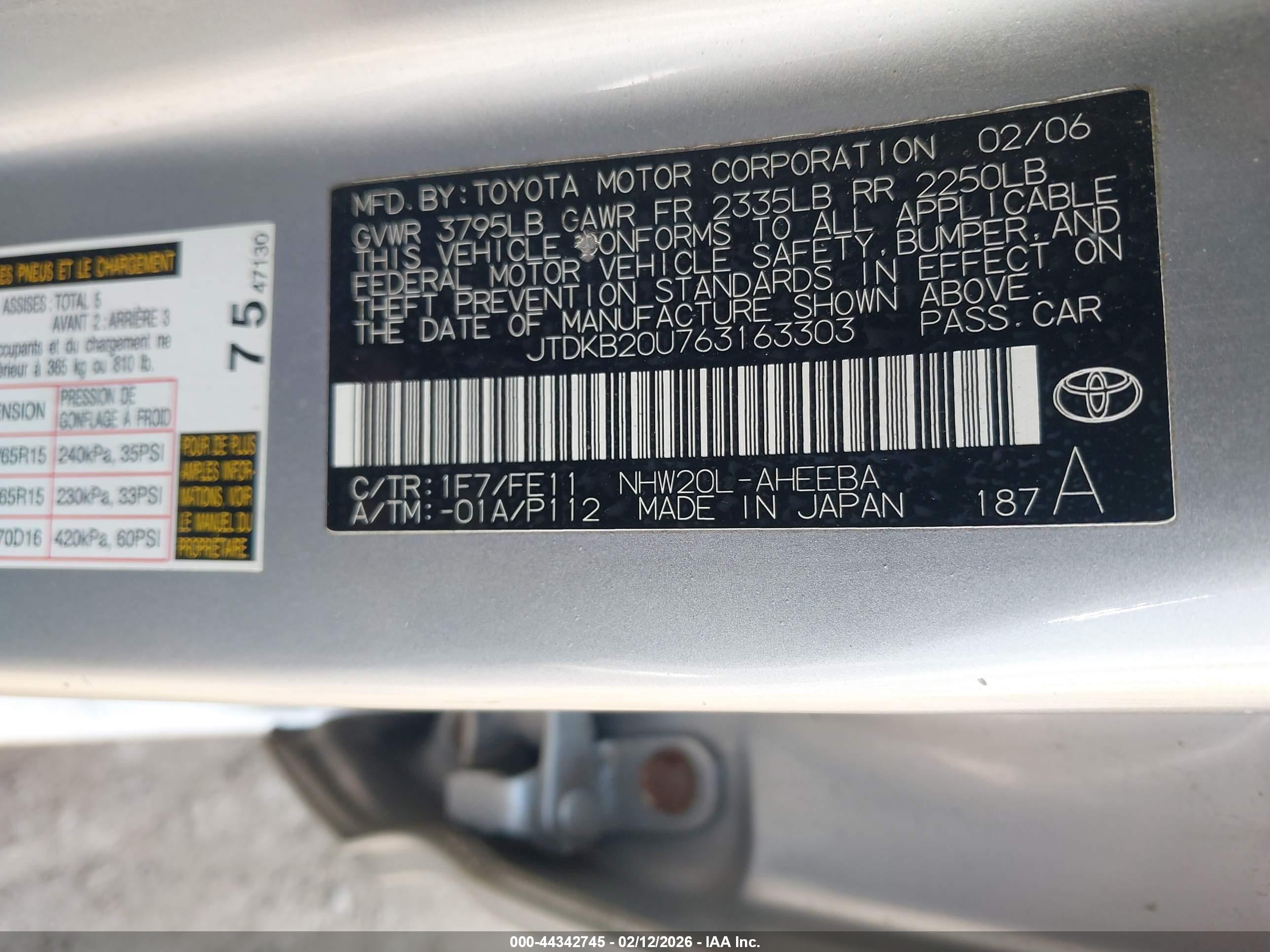 TOYOTA PRIUS image 9