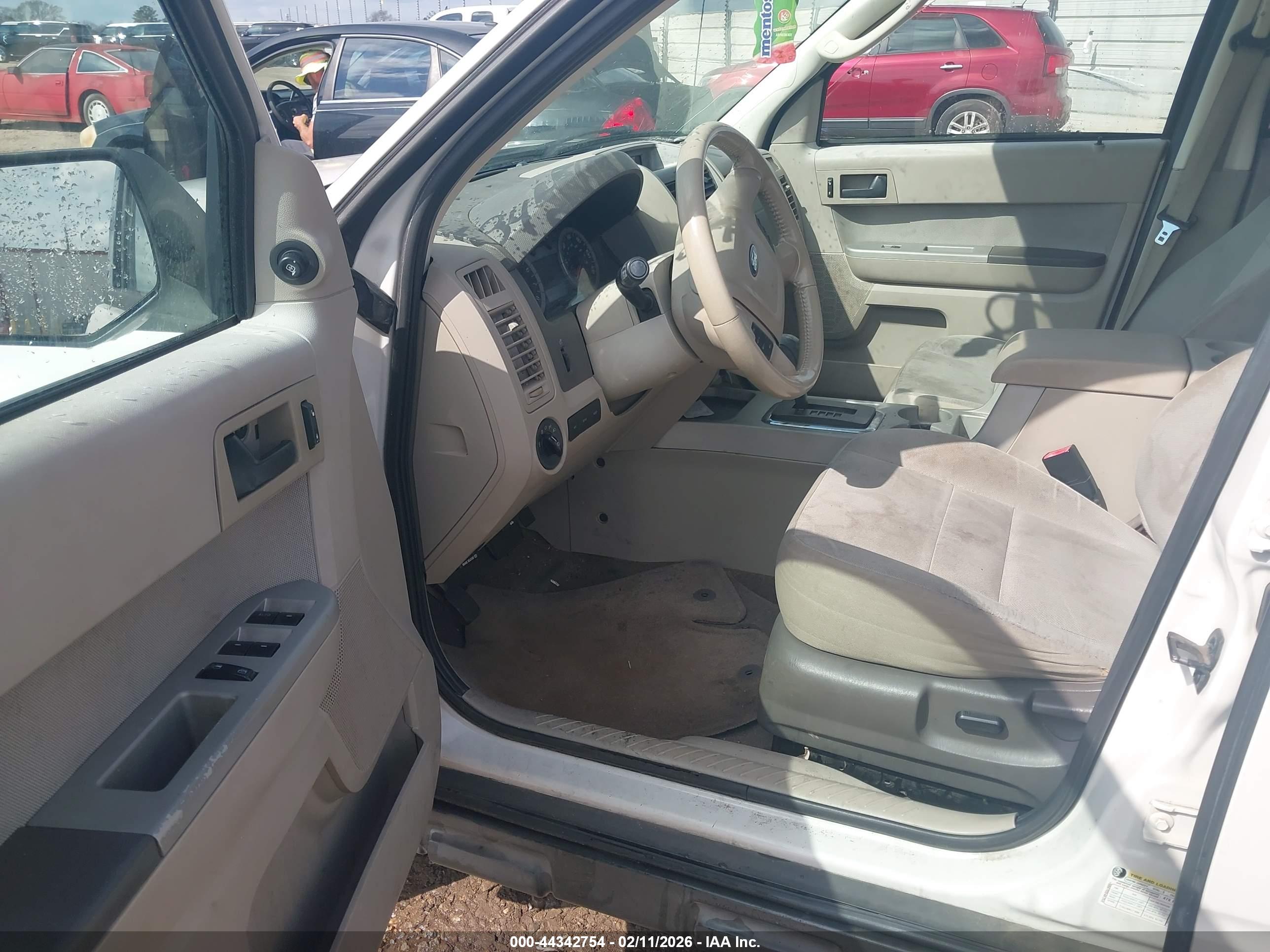 FORD ESCAPE image 5