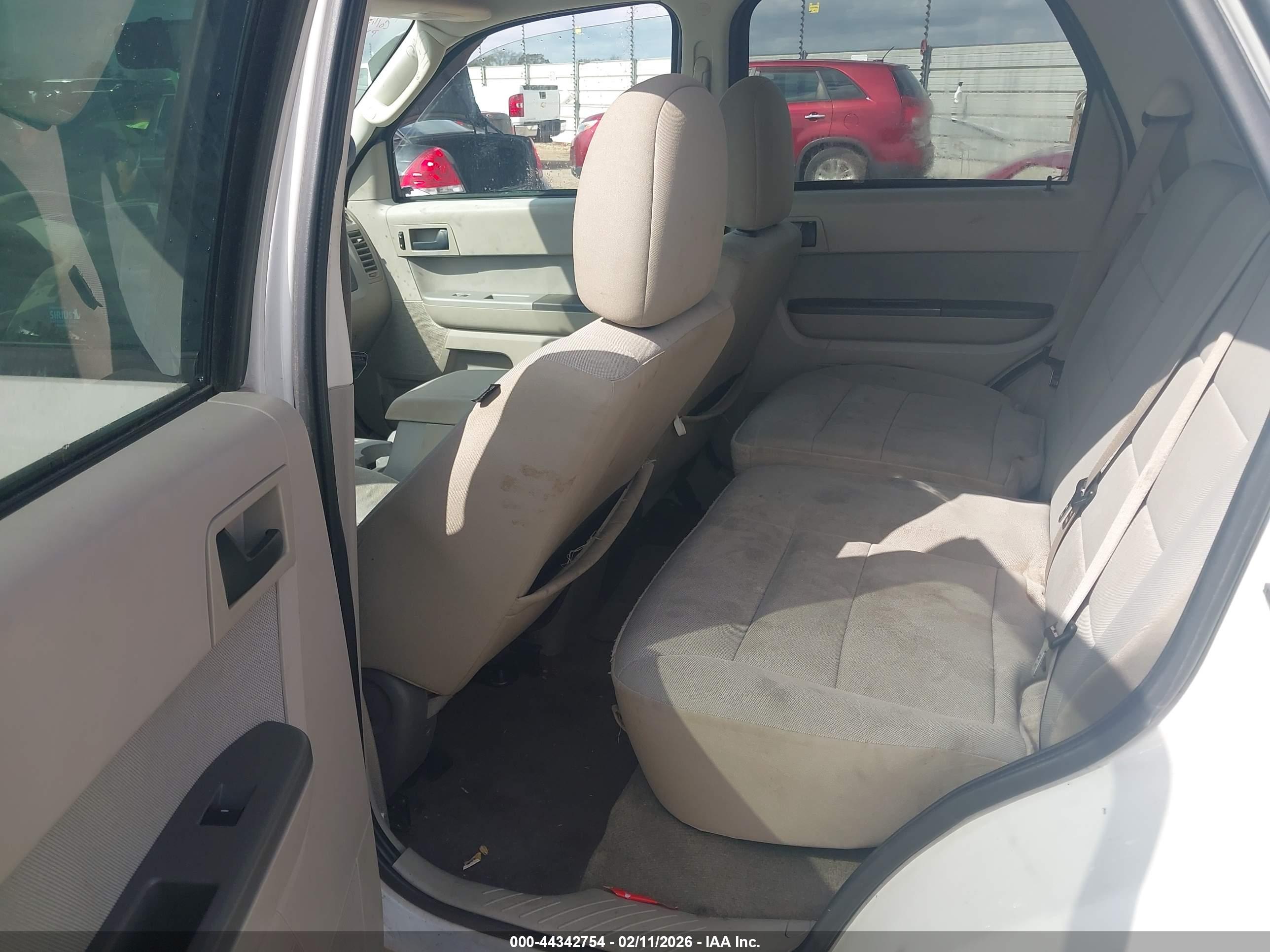 FORD ESCAPE image 8