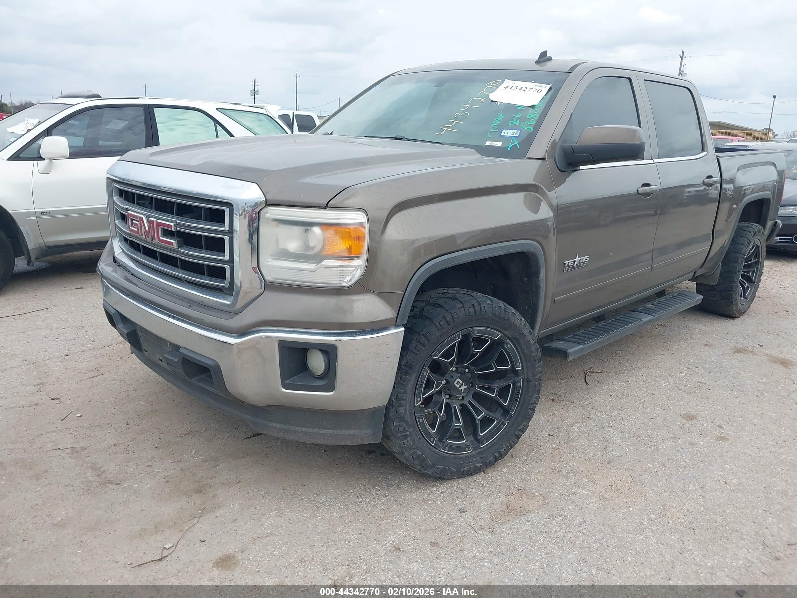 GMC SIERRA image 2