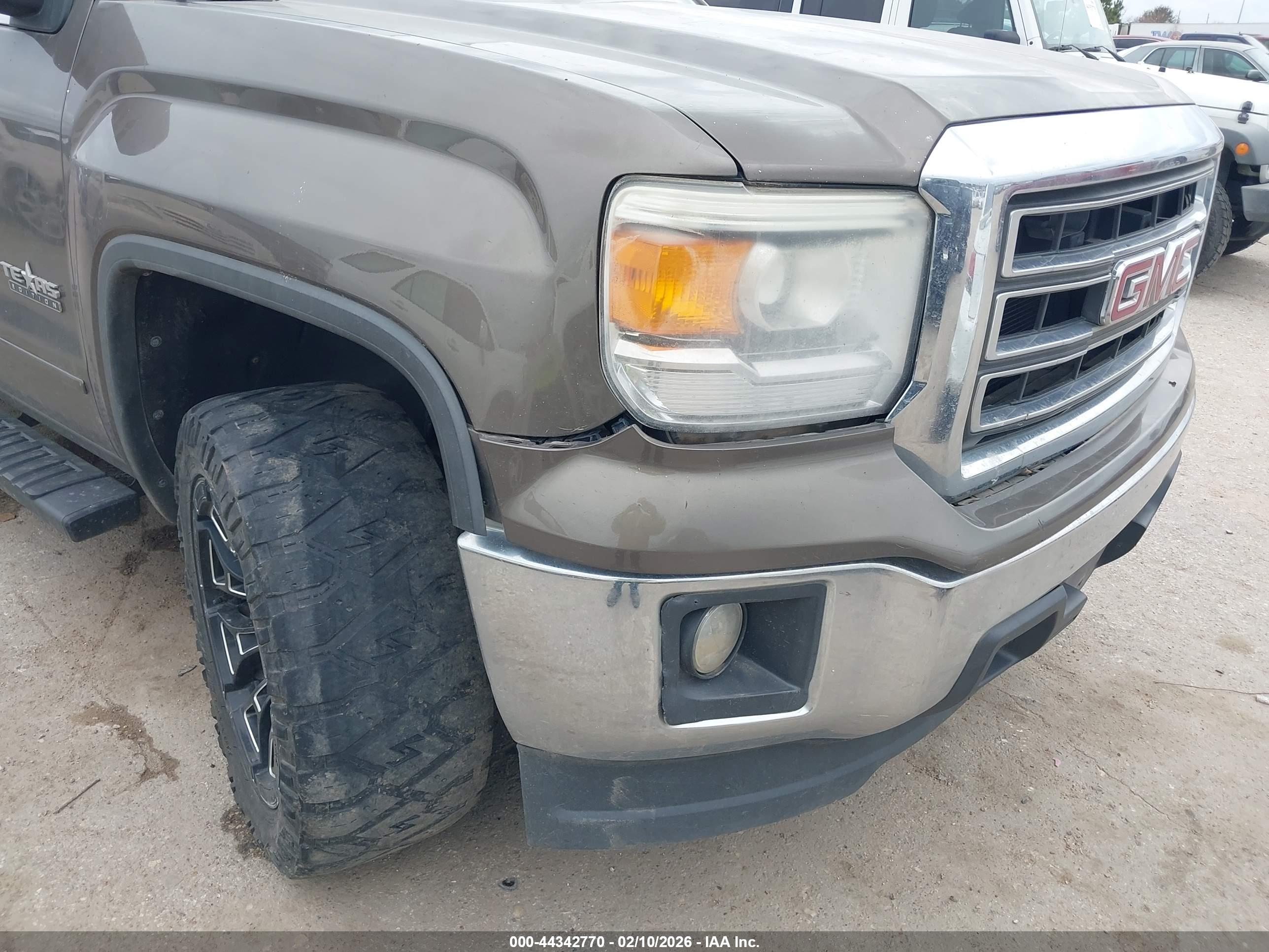 GMC SIERRA image 6