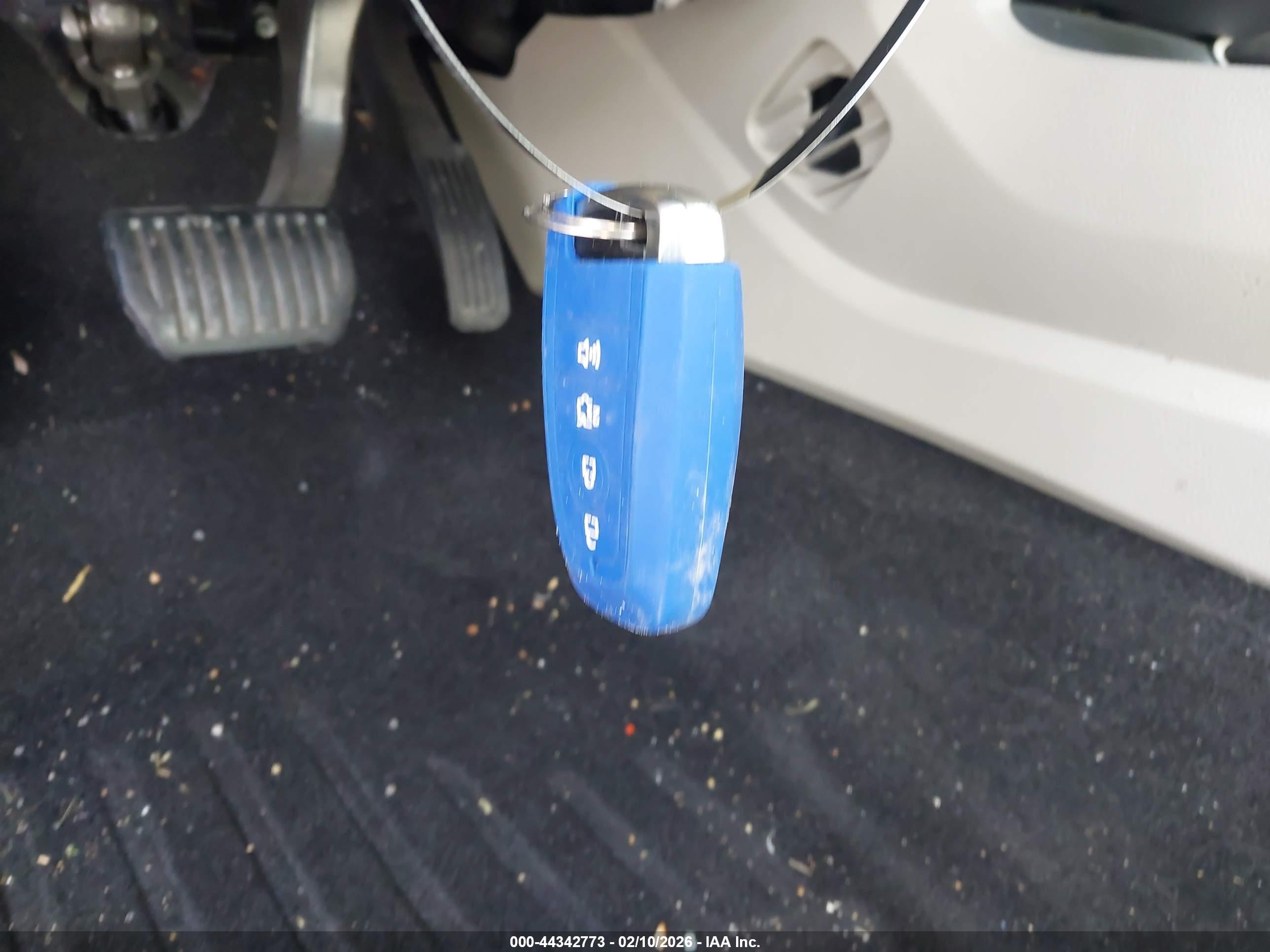 FORD FUSION image 11