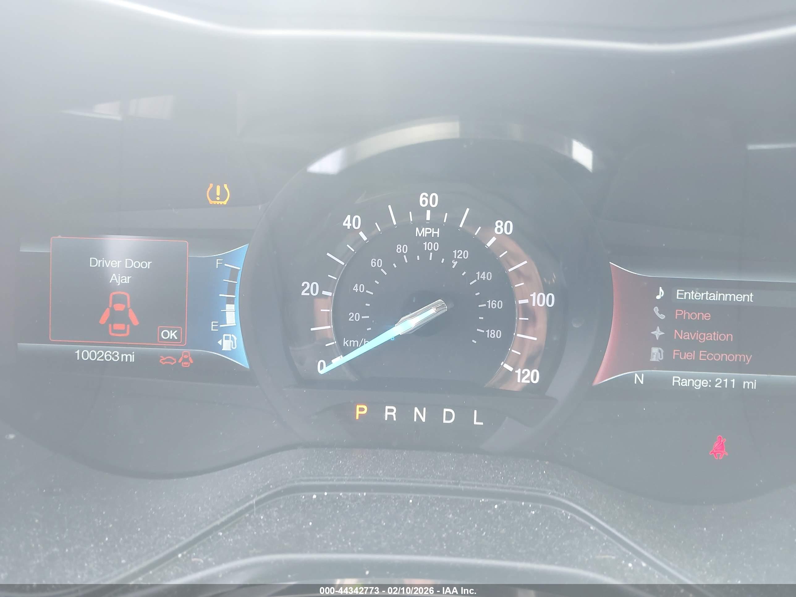 FORD FUSION image 7