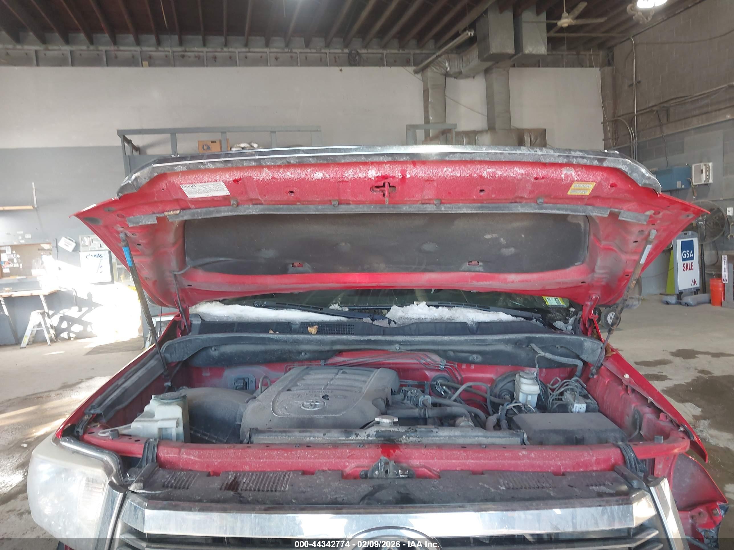 TOYOTA TUNDRA image 10