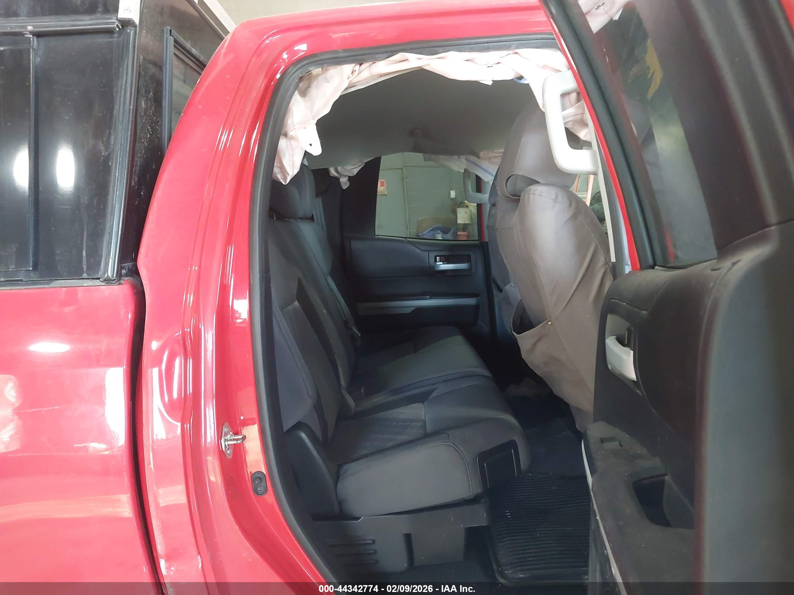 TOYOTA TUNDRA image 8