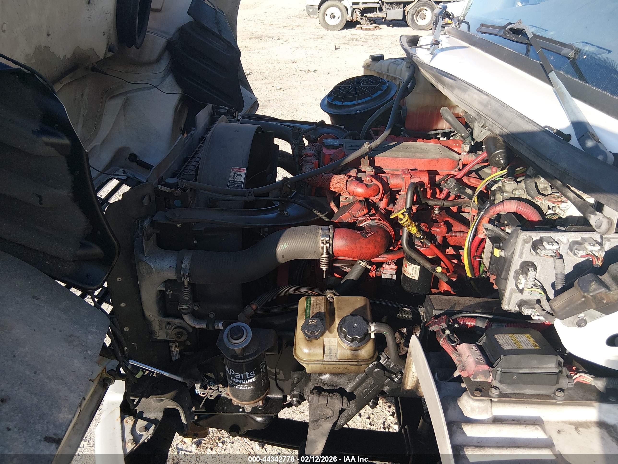 FREIGHTLINER M2 image 10