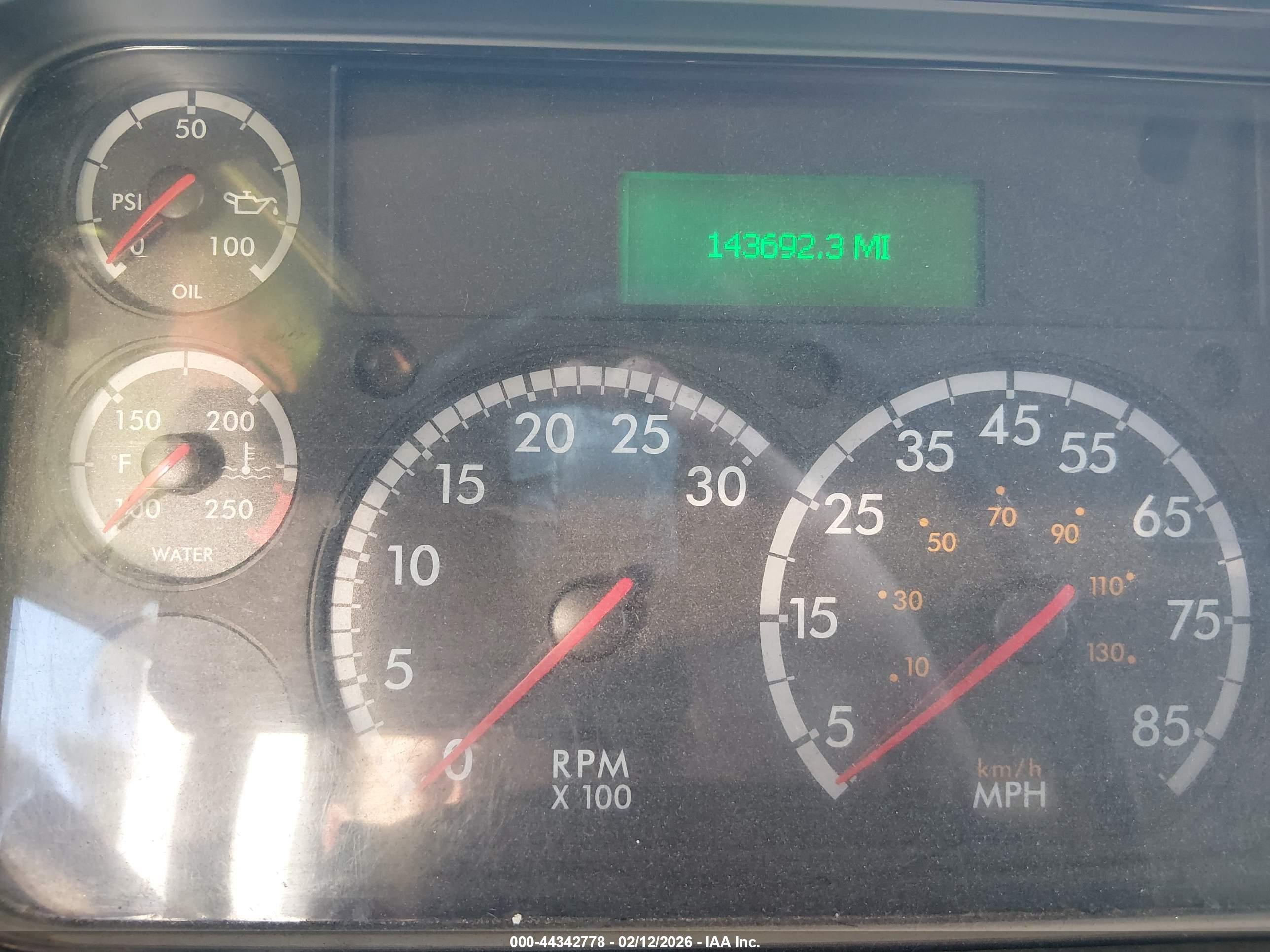 FREIGHTLINER M2 image 6