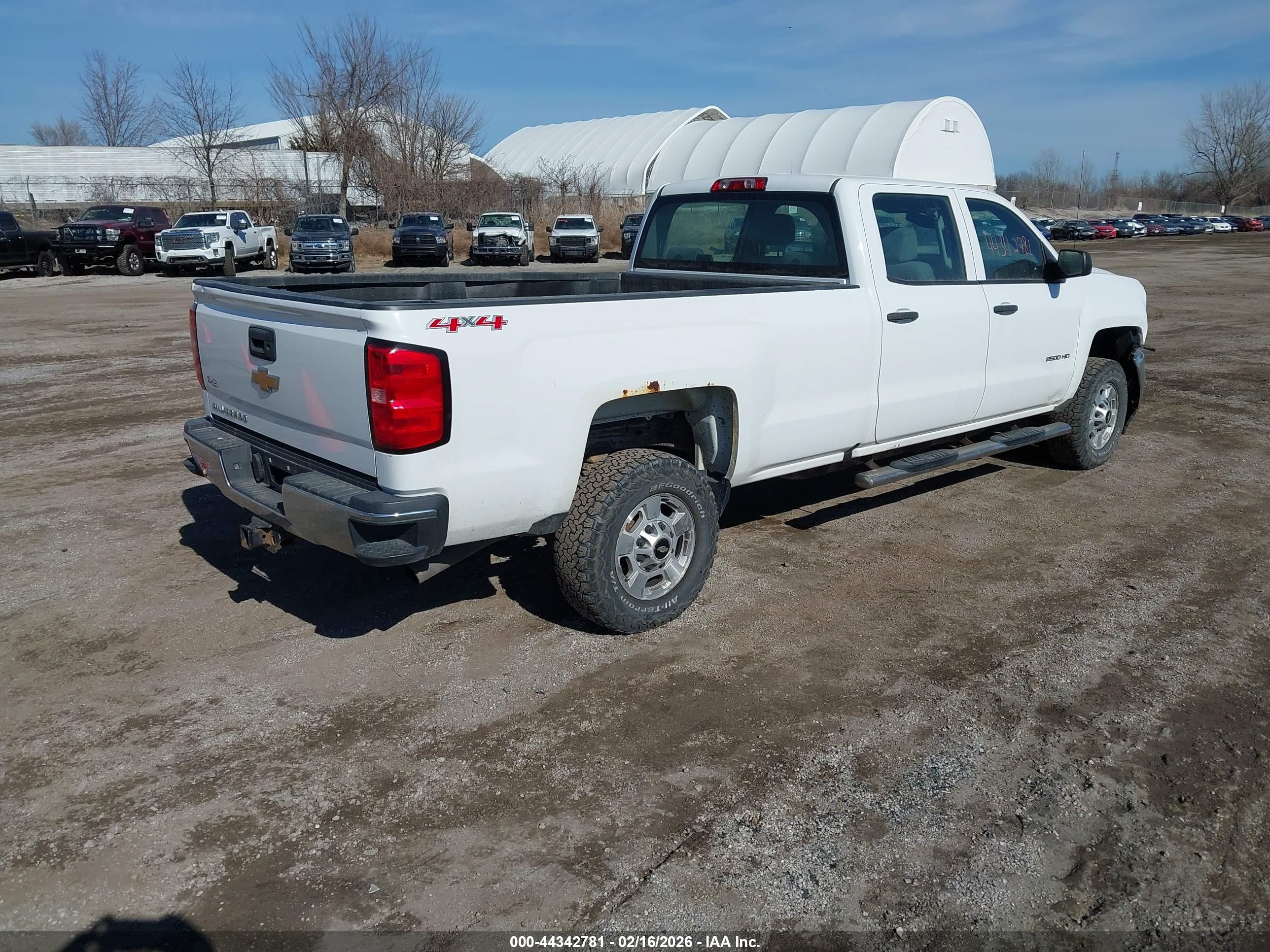 CHEVROLET SILVERADO image 4