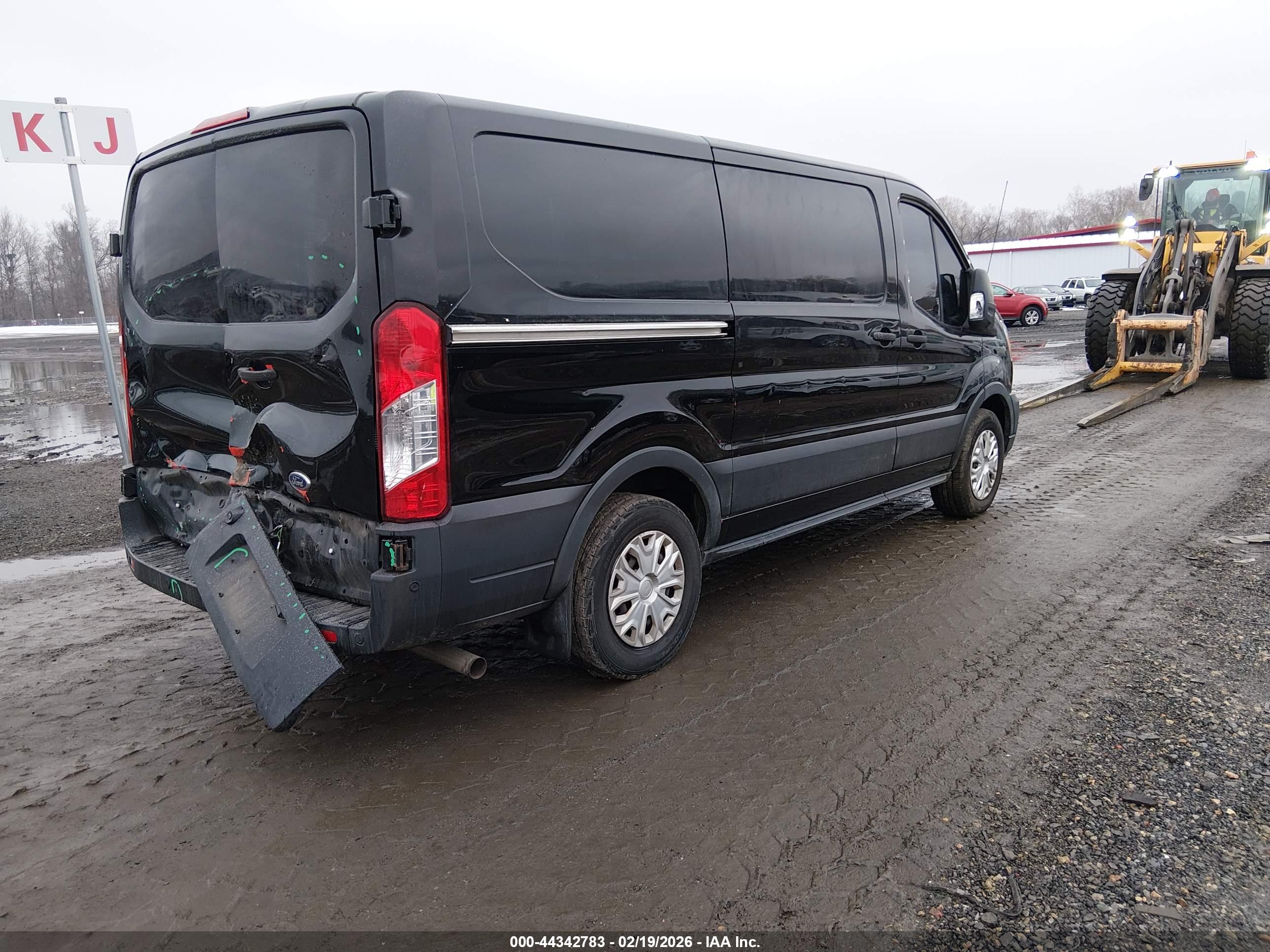 FORD TRANSIT-150 image 4