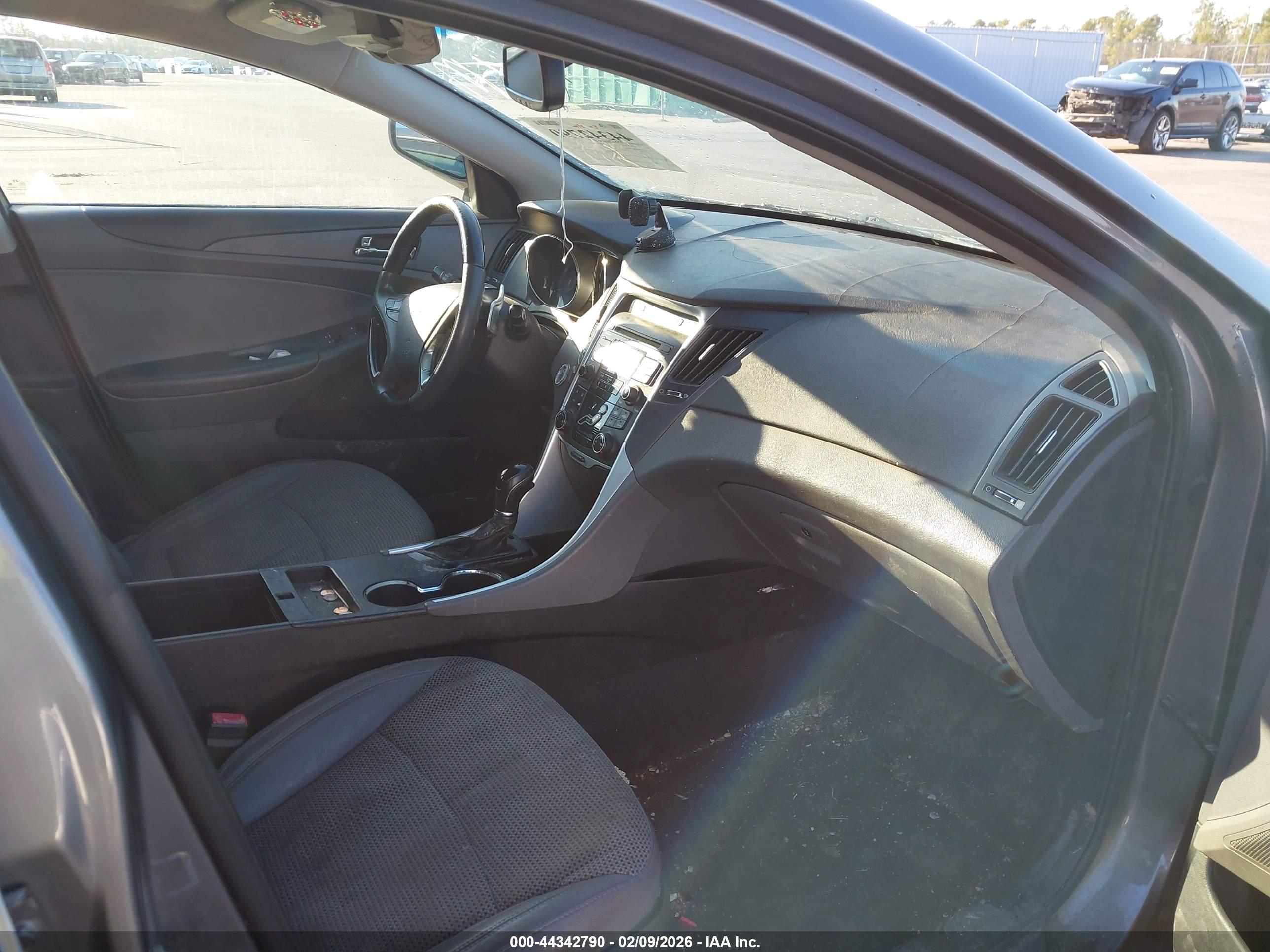 HYUNDAI SONATA image 5