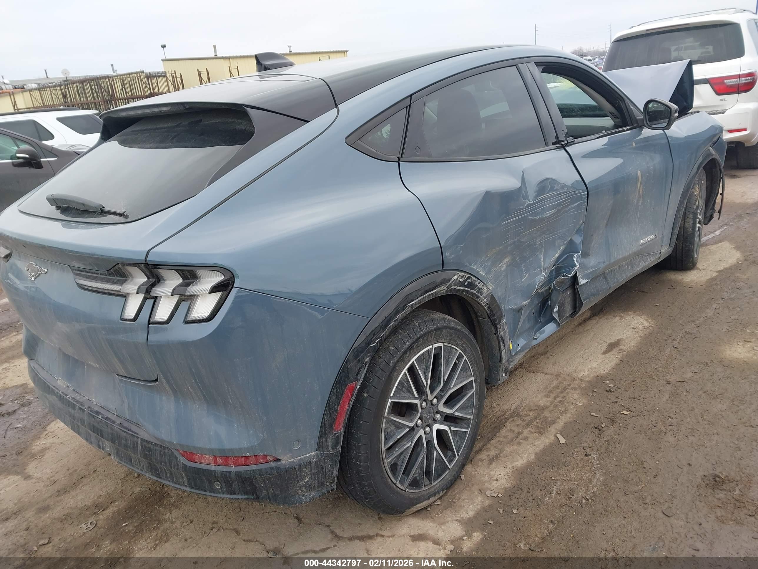 FORD MUSTANG image 4