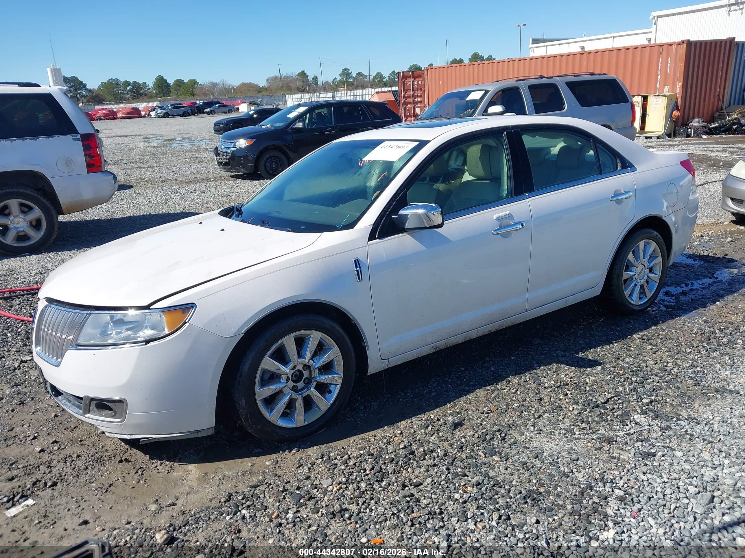 LINCOLN MKZ image 2