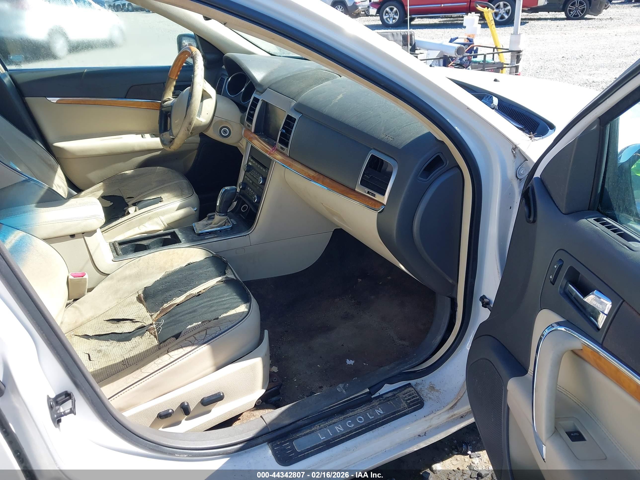 LINCOLN MKZ image 5
