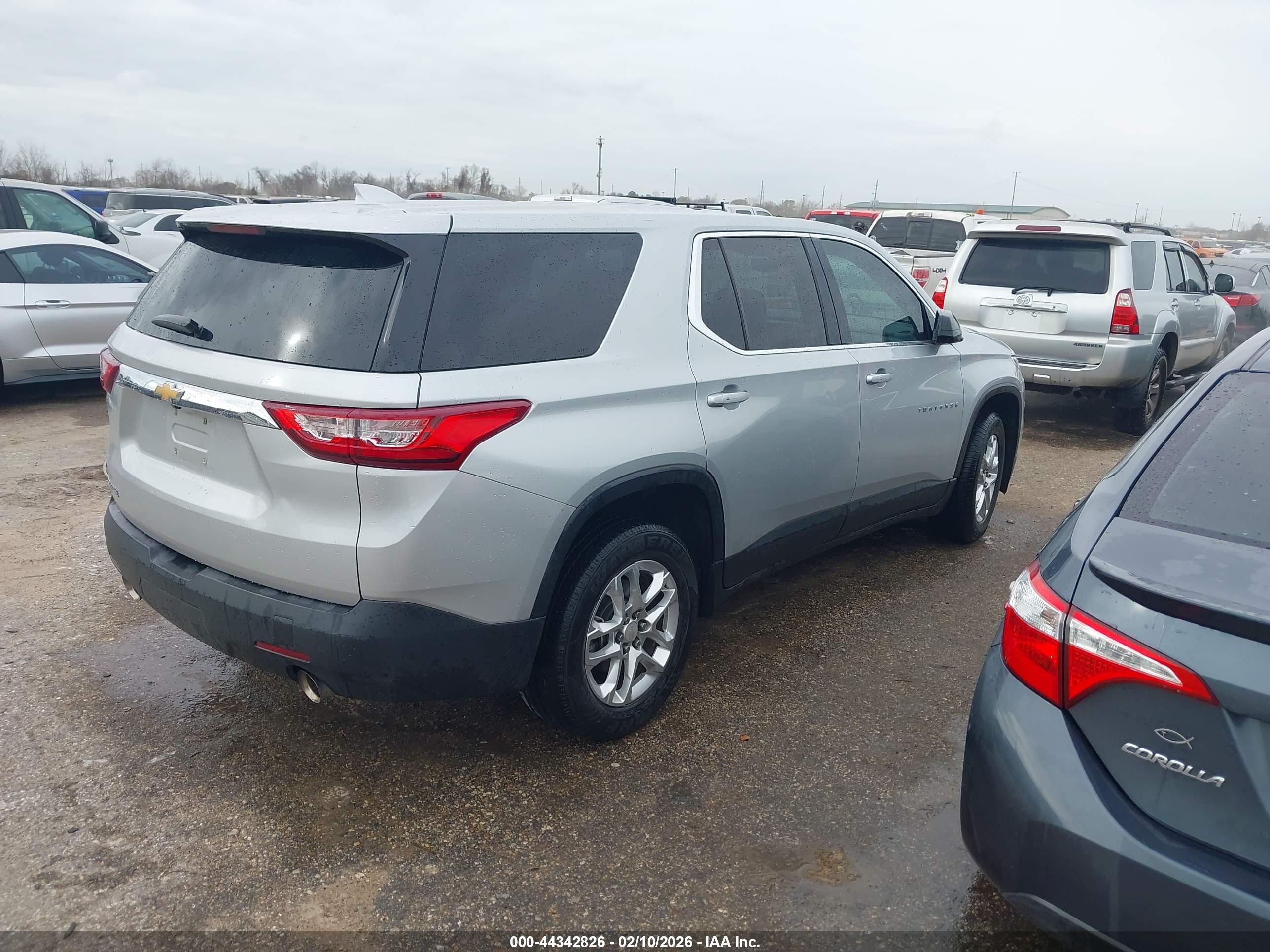 CHEVROLET TRAVERSE image 4