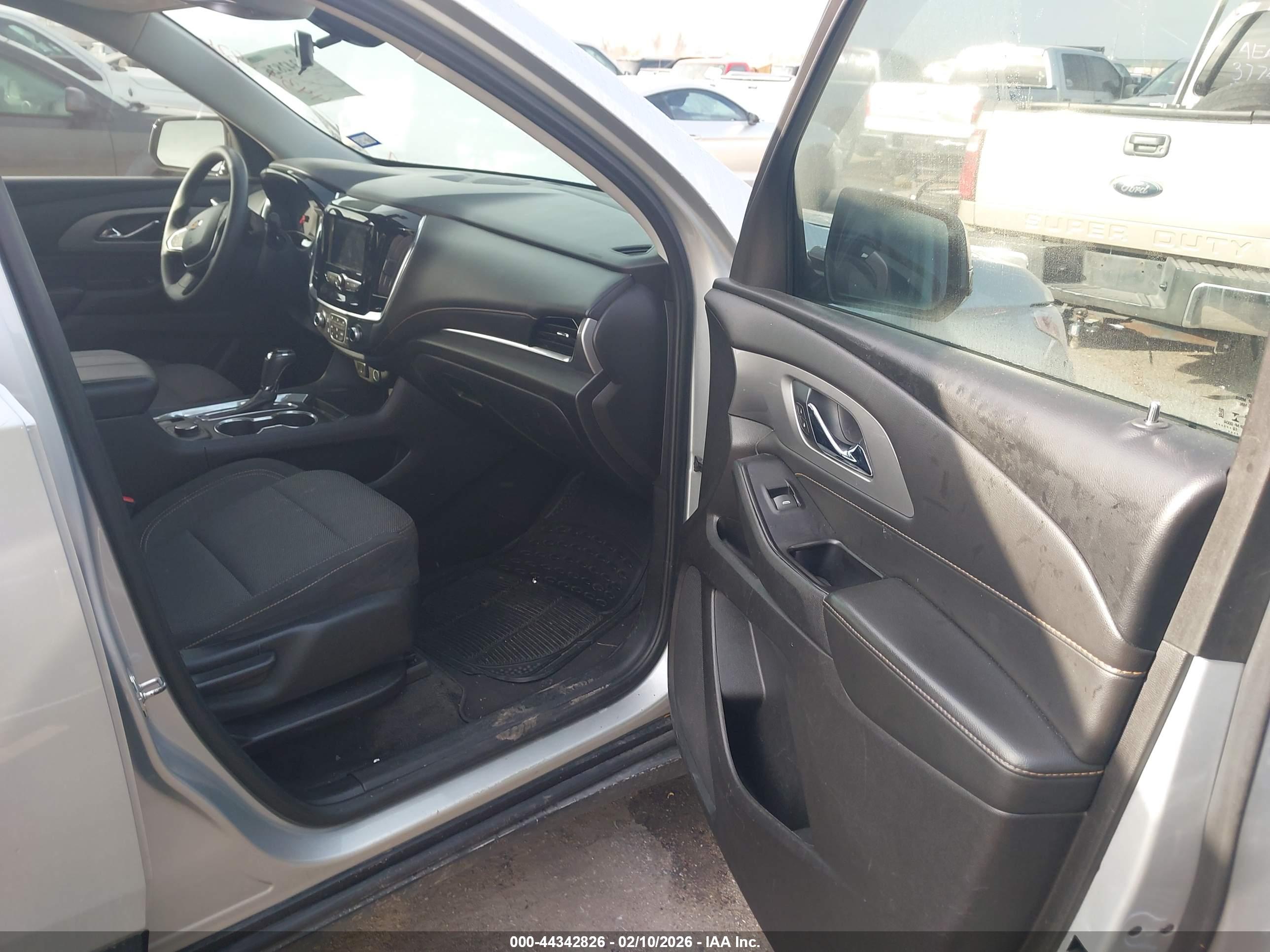 CHEVROLET TRAVERSE image 5