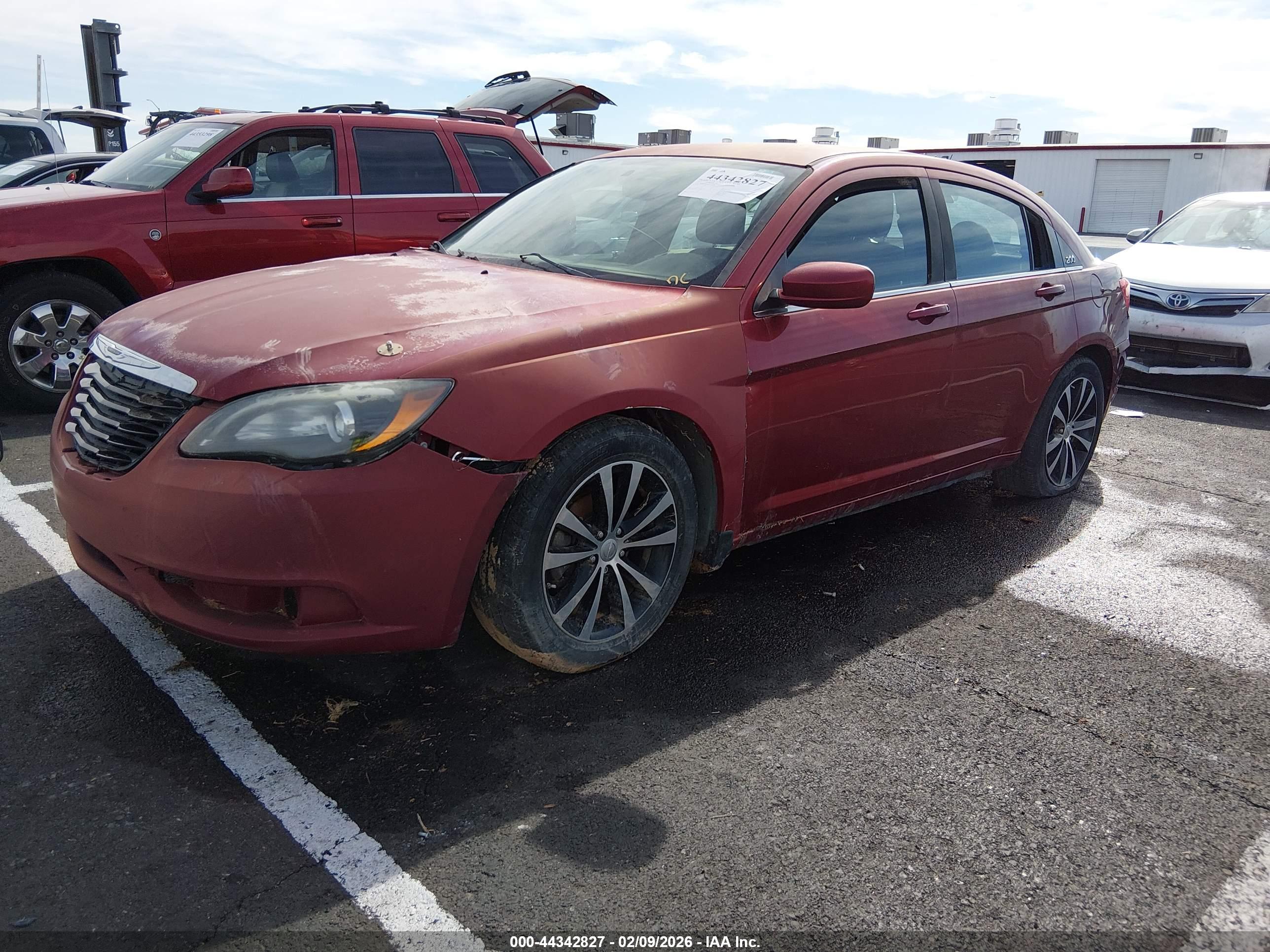 CHRYSLER 200 image 2