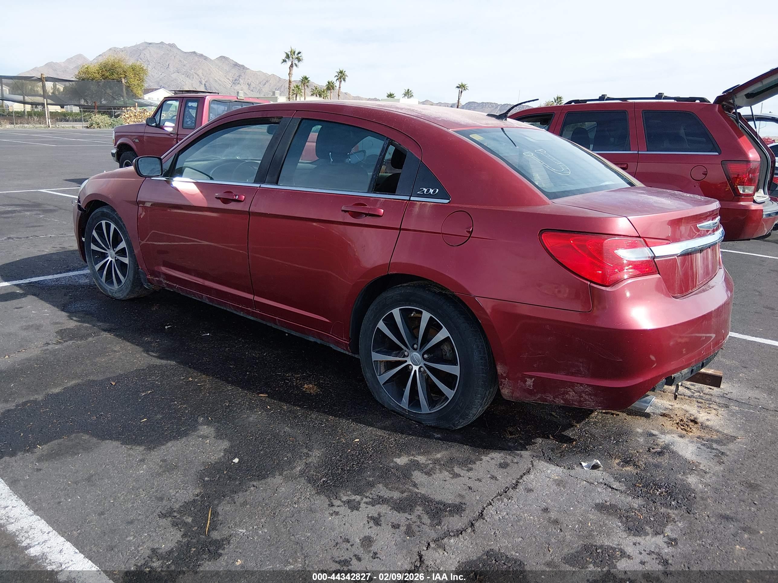 CHRYSLER 200 image 3