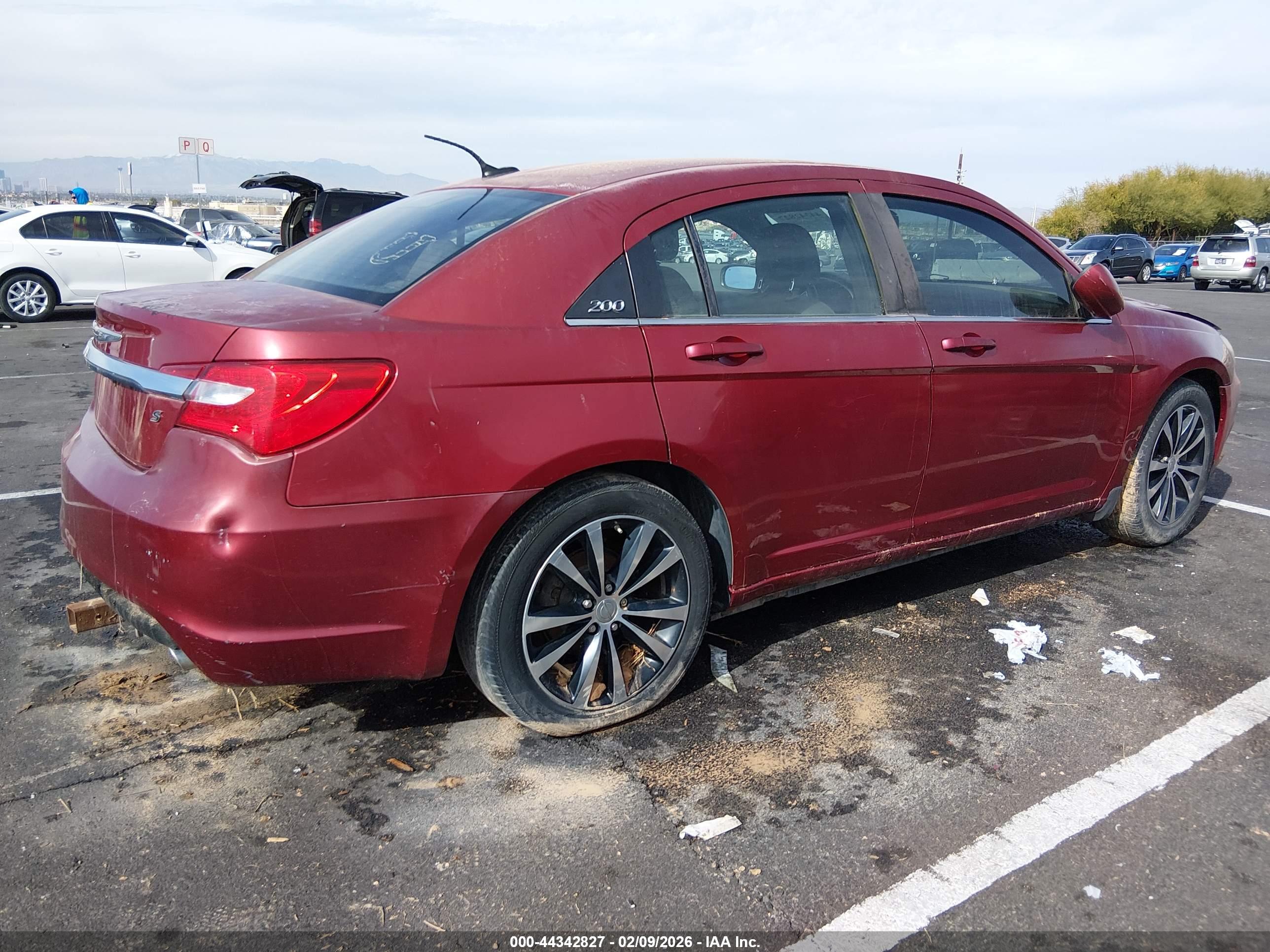 CHRYSLER 200 image 4