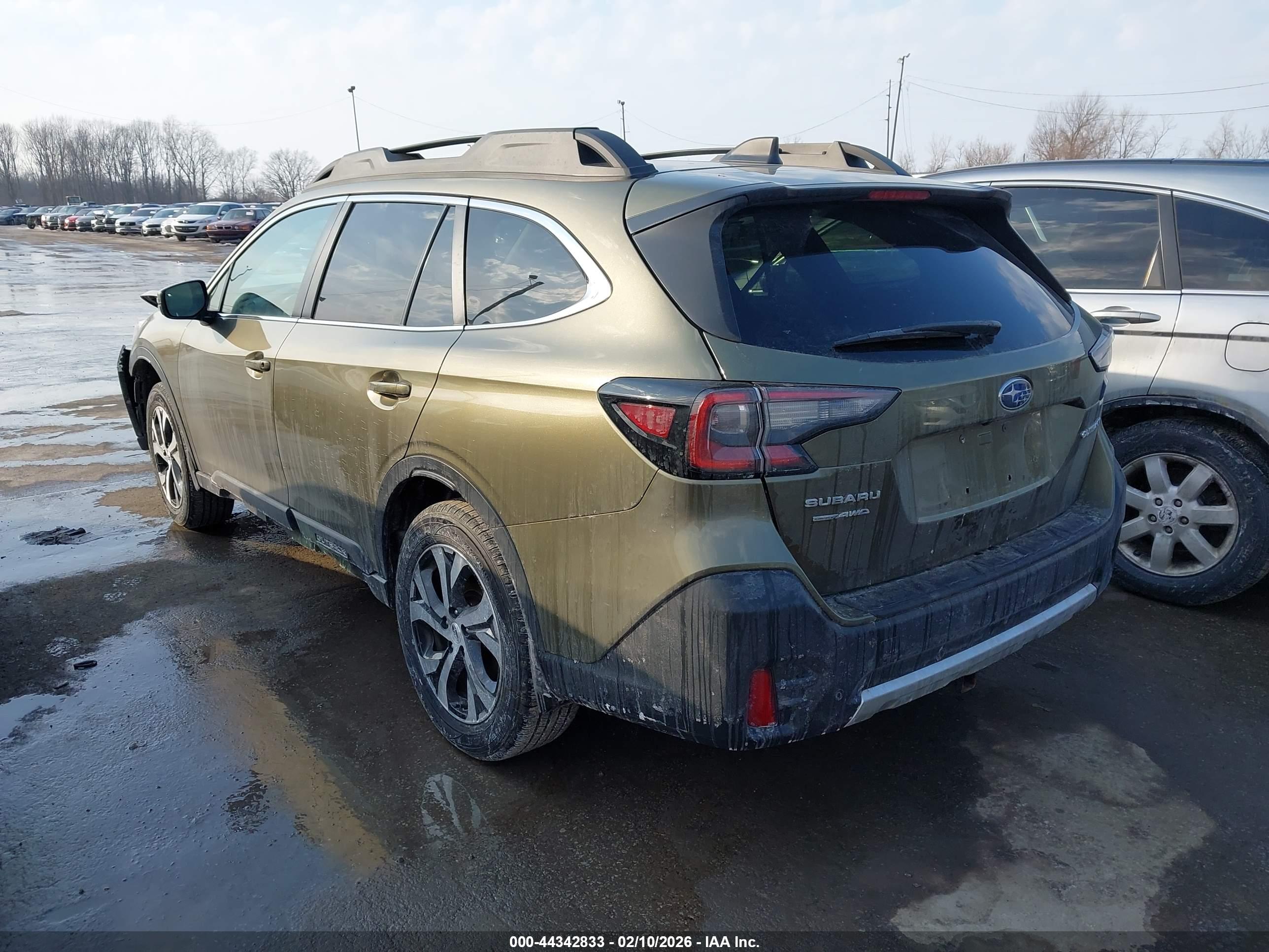 SUBARU OUTBACK image 3