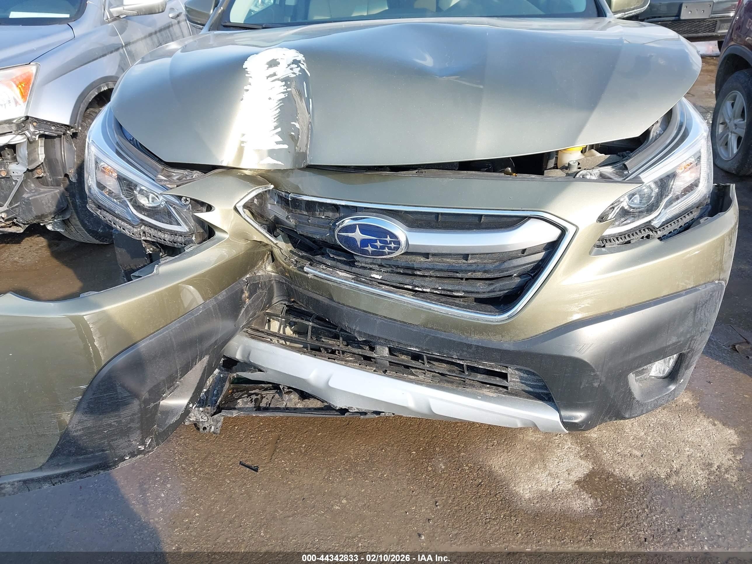 SUBARU OUTBACK image 6