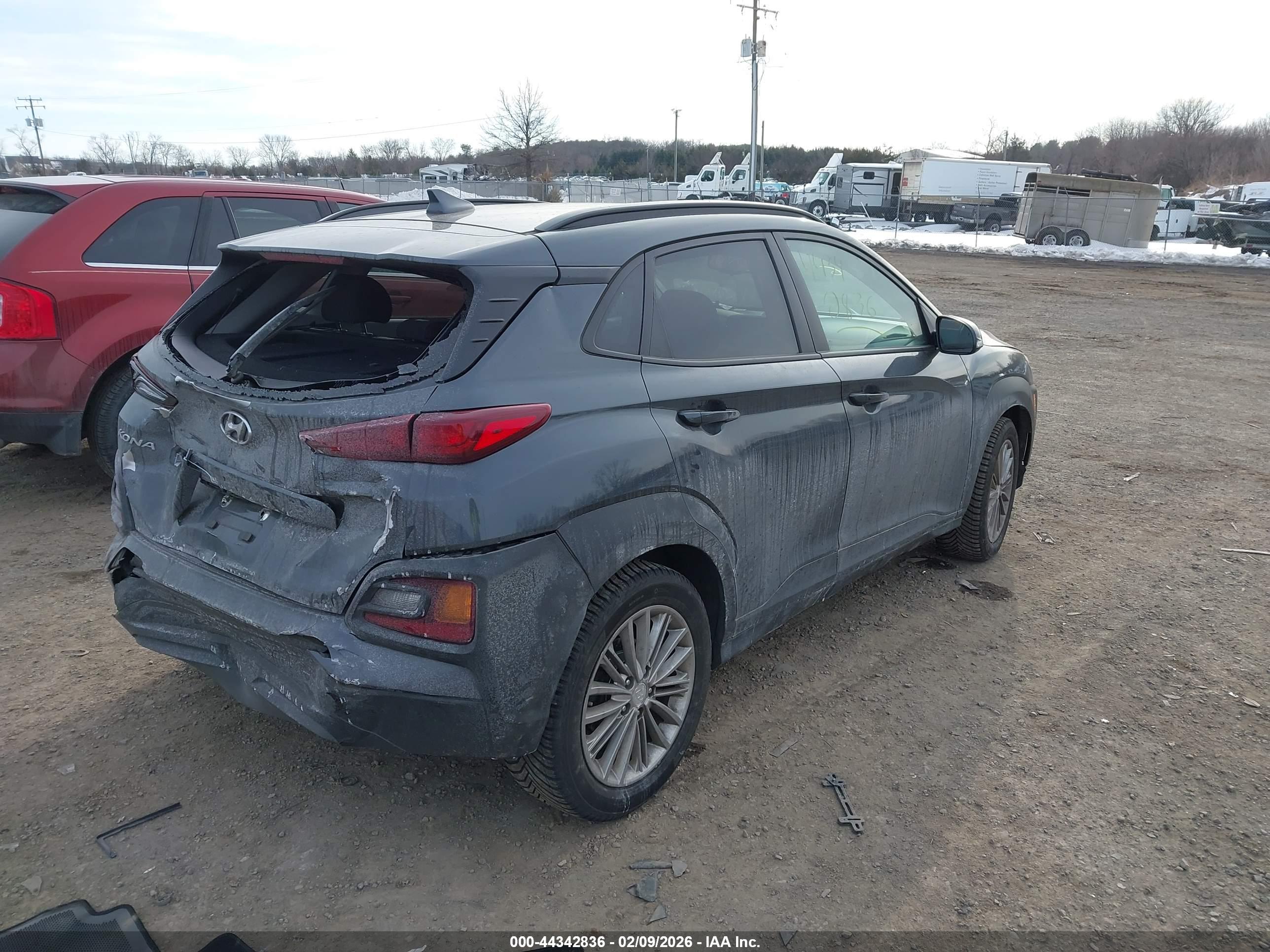HYUNDAI KONA image 4