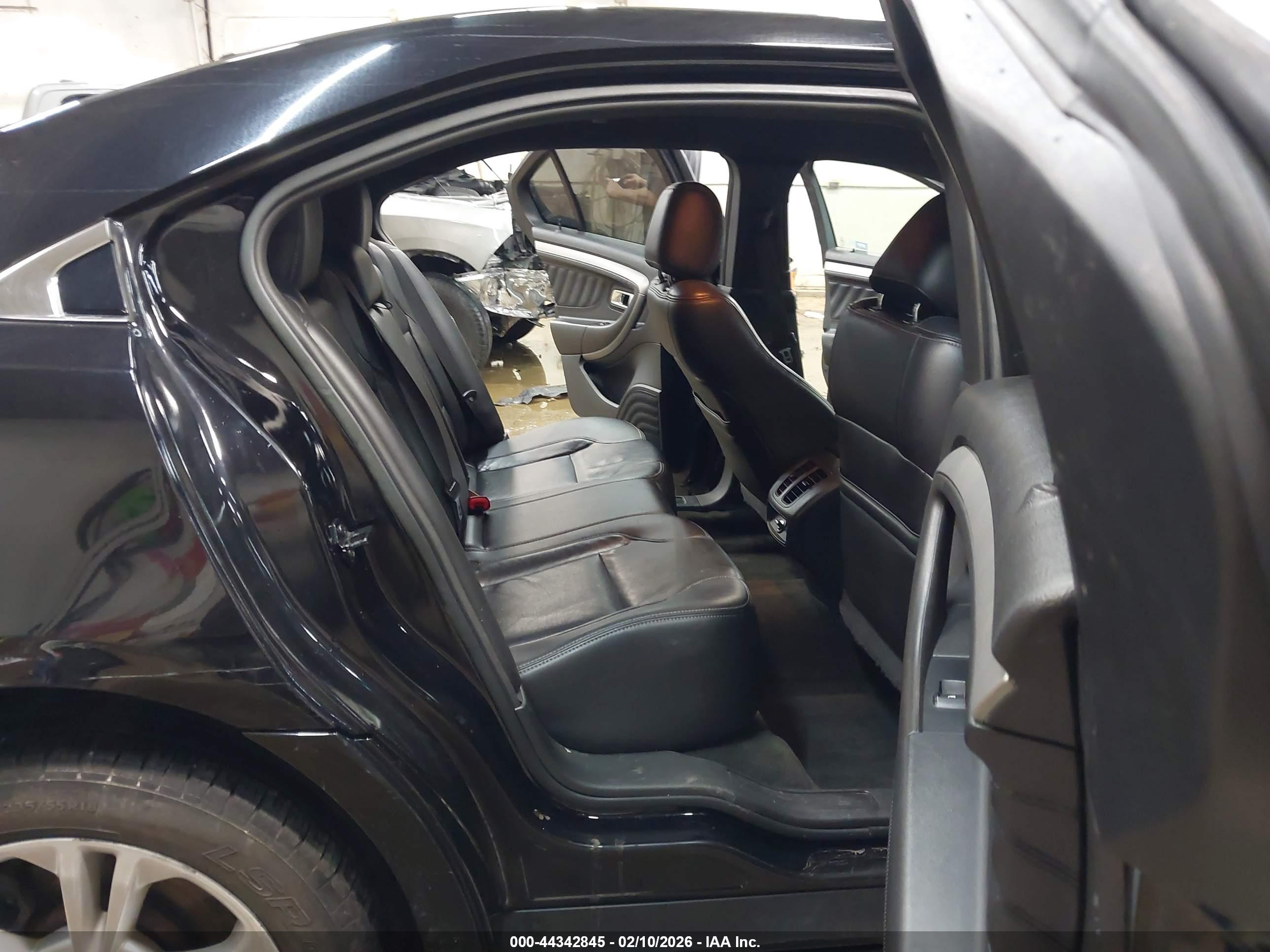 FORD TAURUS image 8