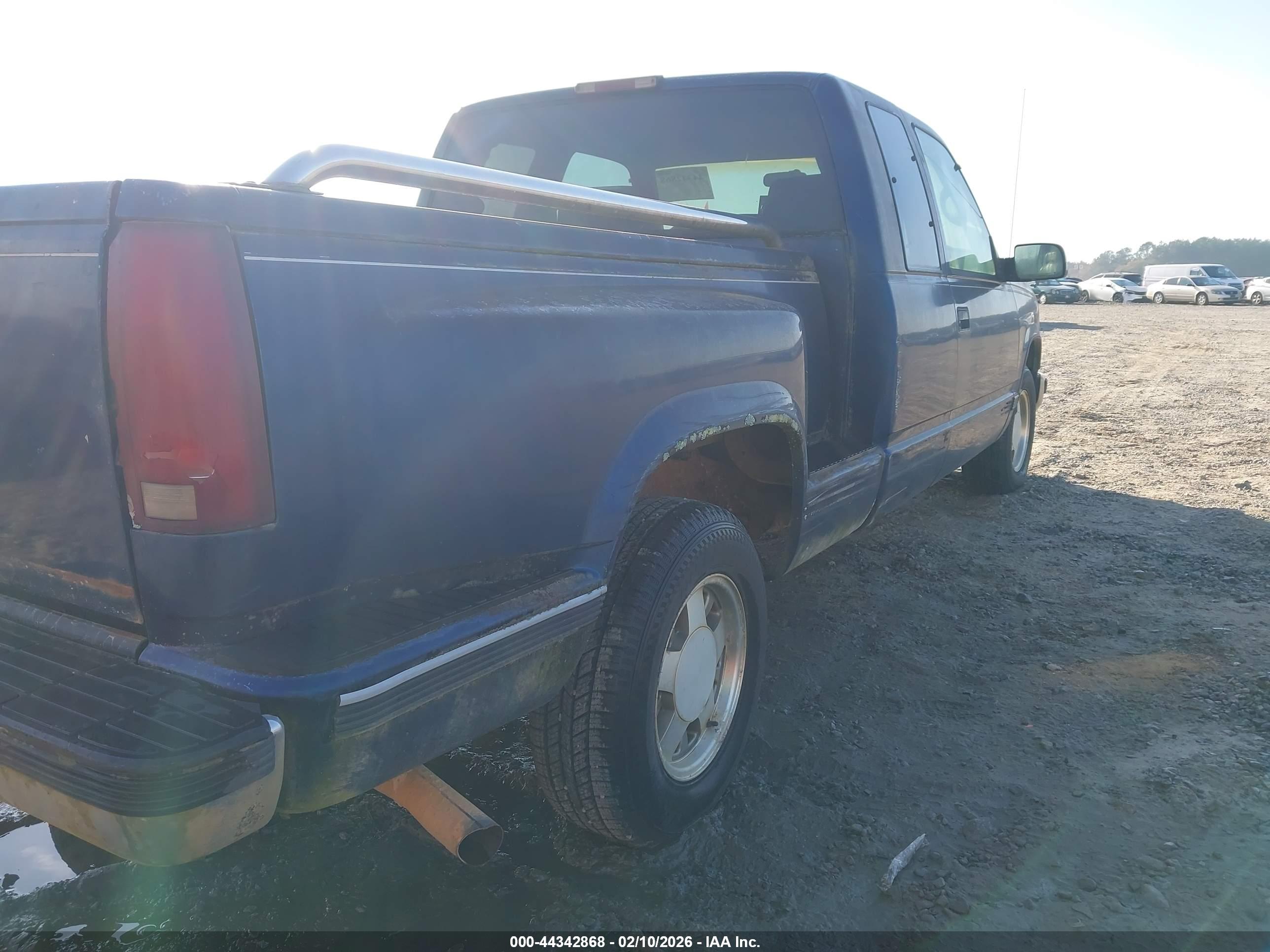 CHEVROLET GMT-400 image 6