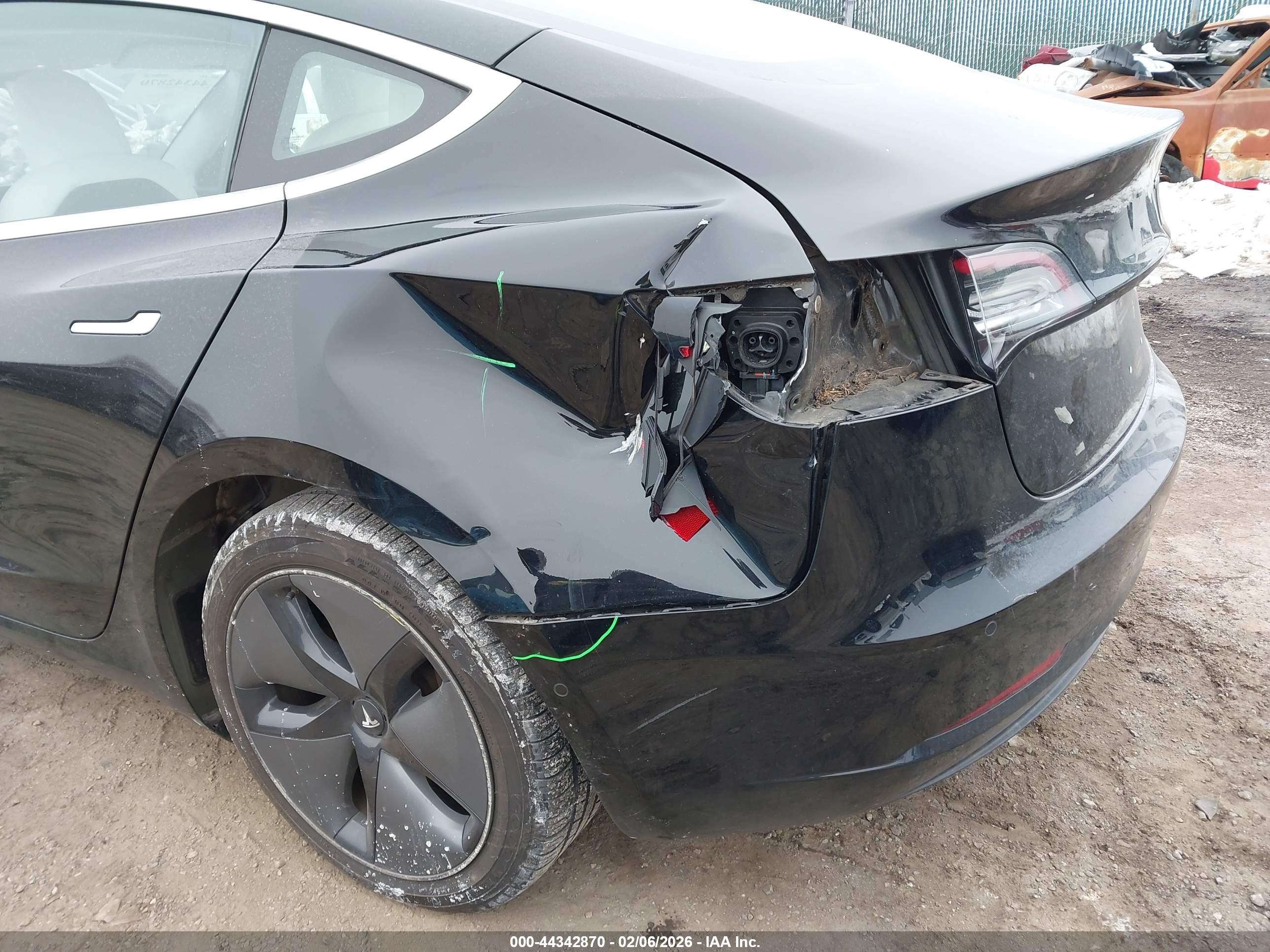 TESLA MODEL image 6