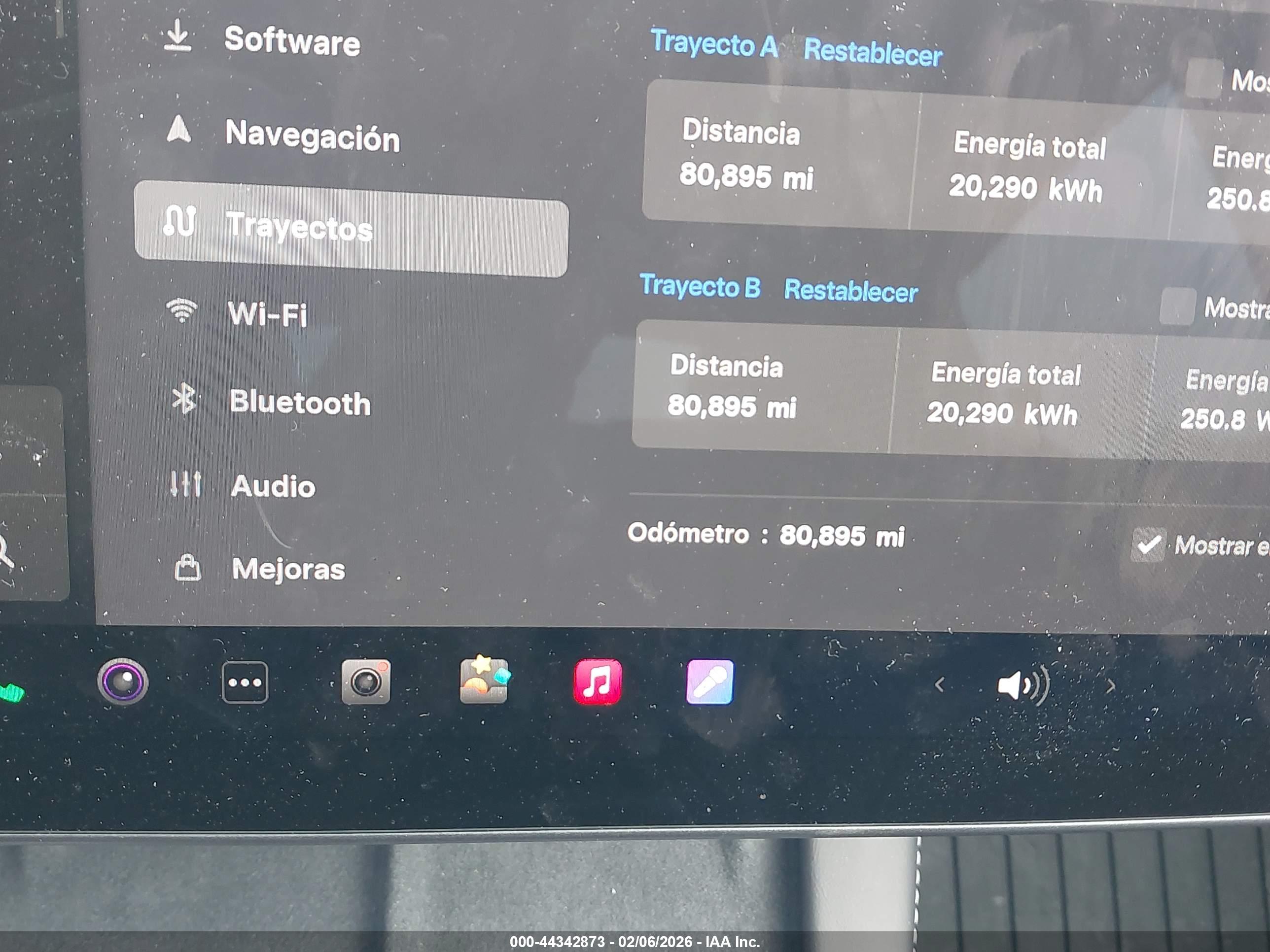 TESLA MODEL image 7