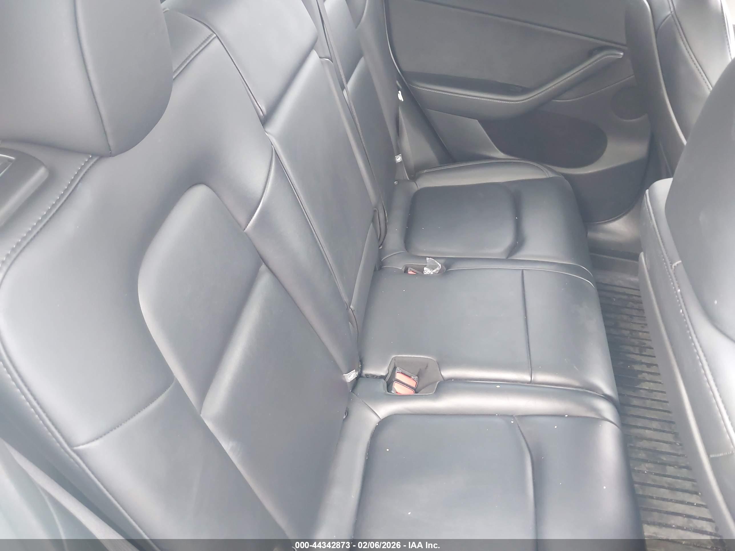 TESLA MODEL image 8