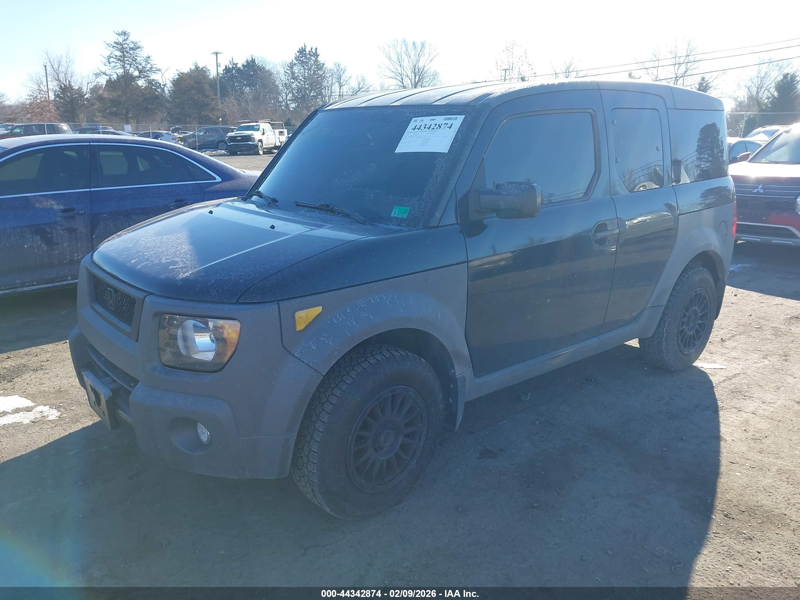 HONDA ELEMENT image 2