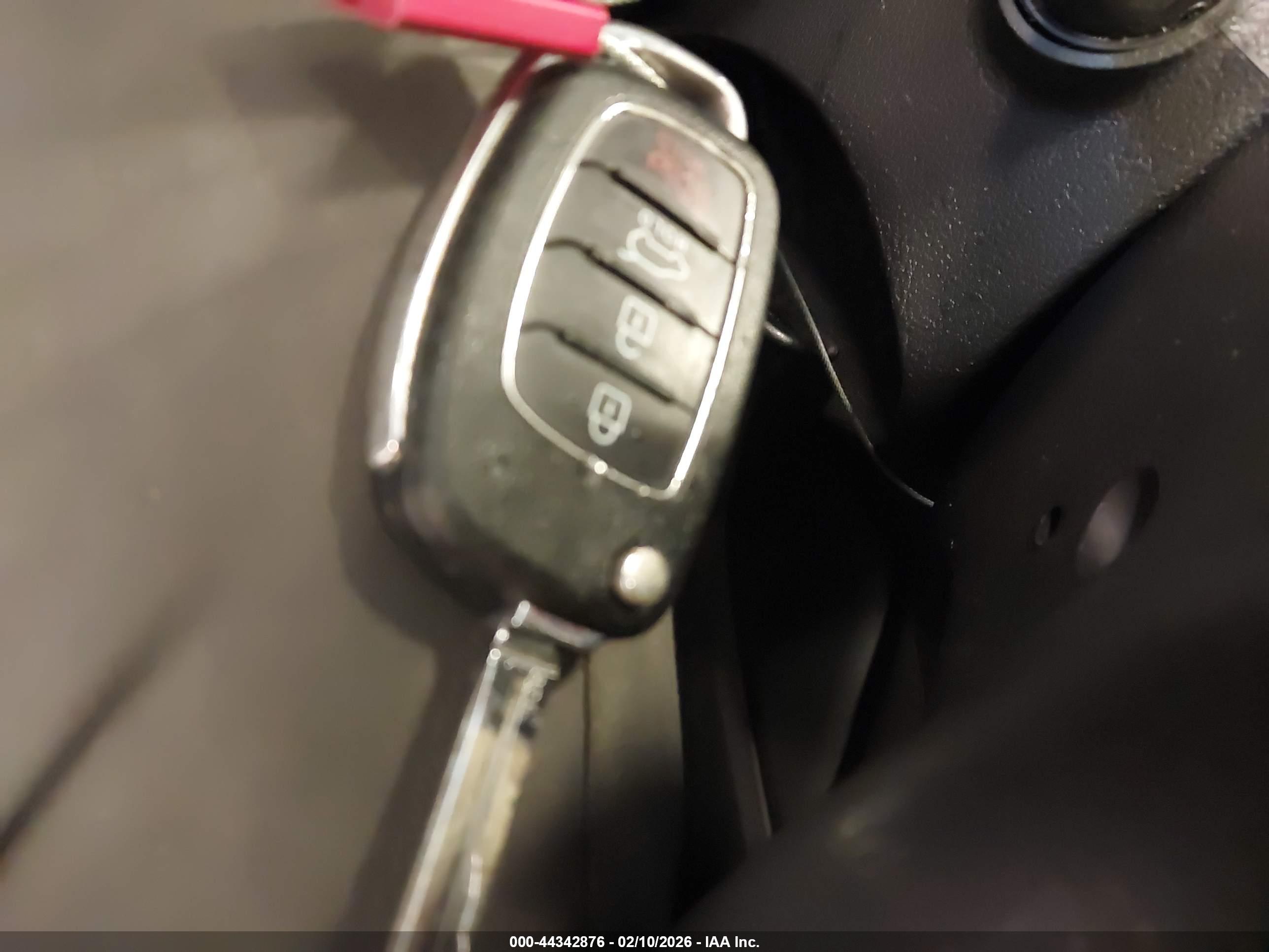 HYUNDAI TUCSON image 11