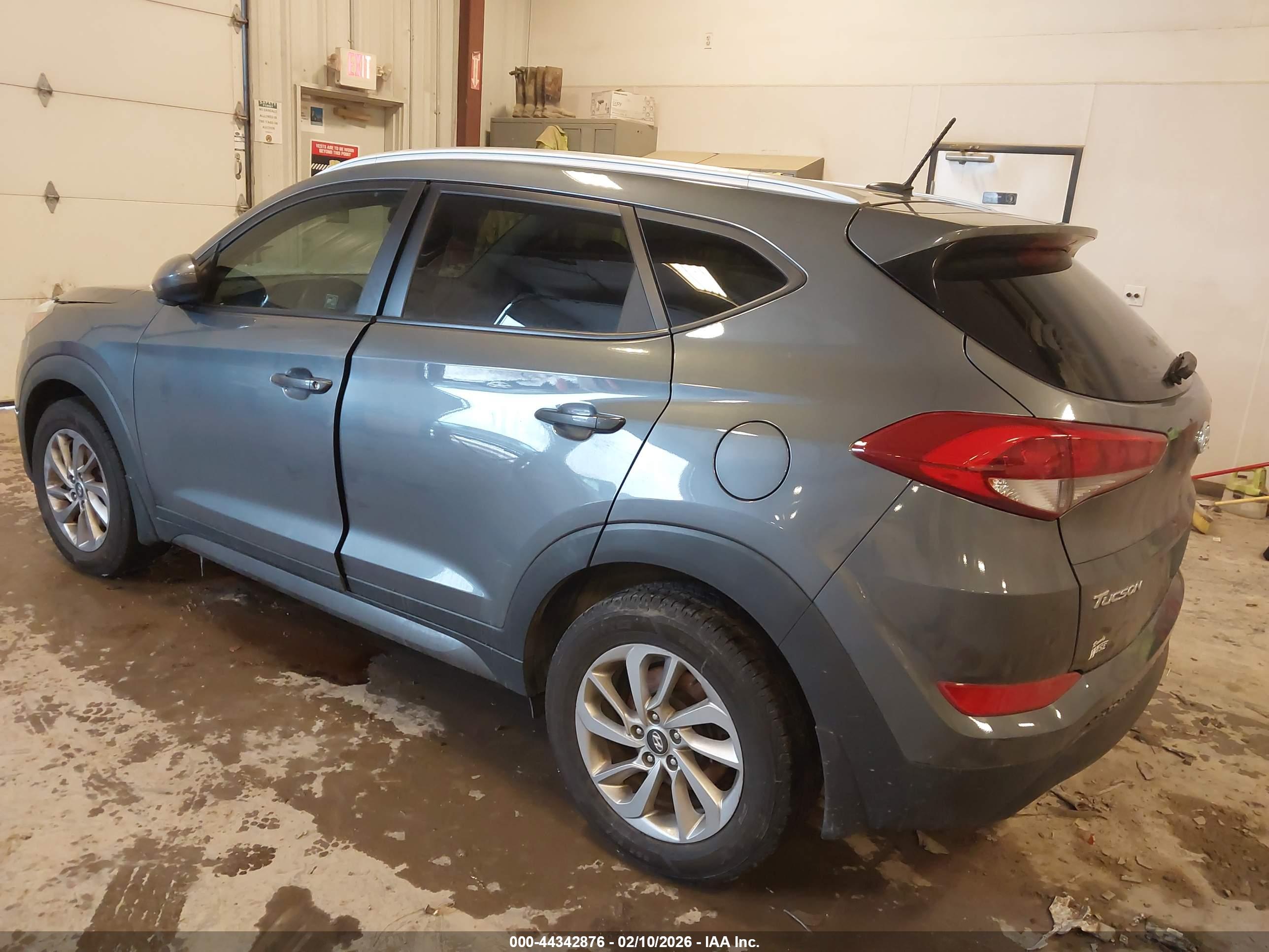 HYUNDAI TUCSON image 3