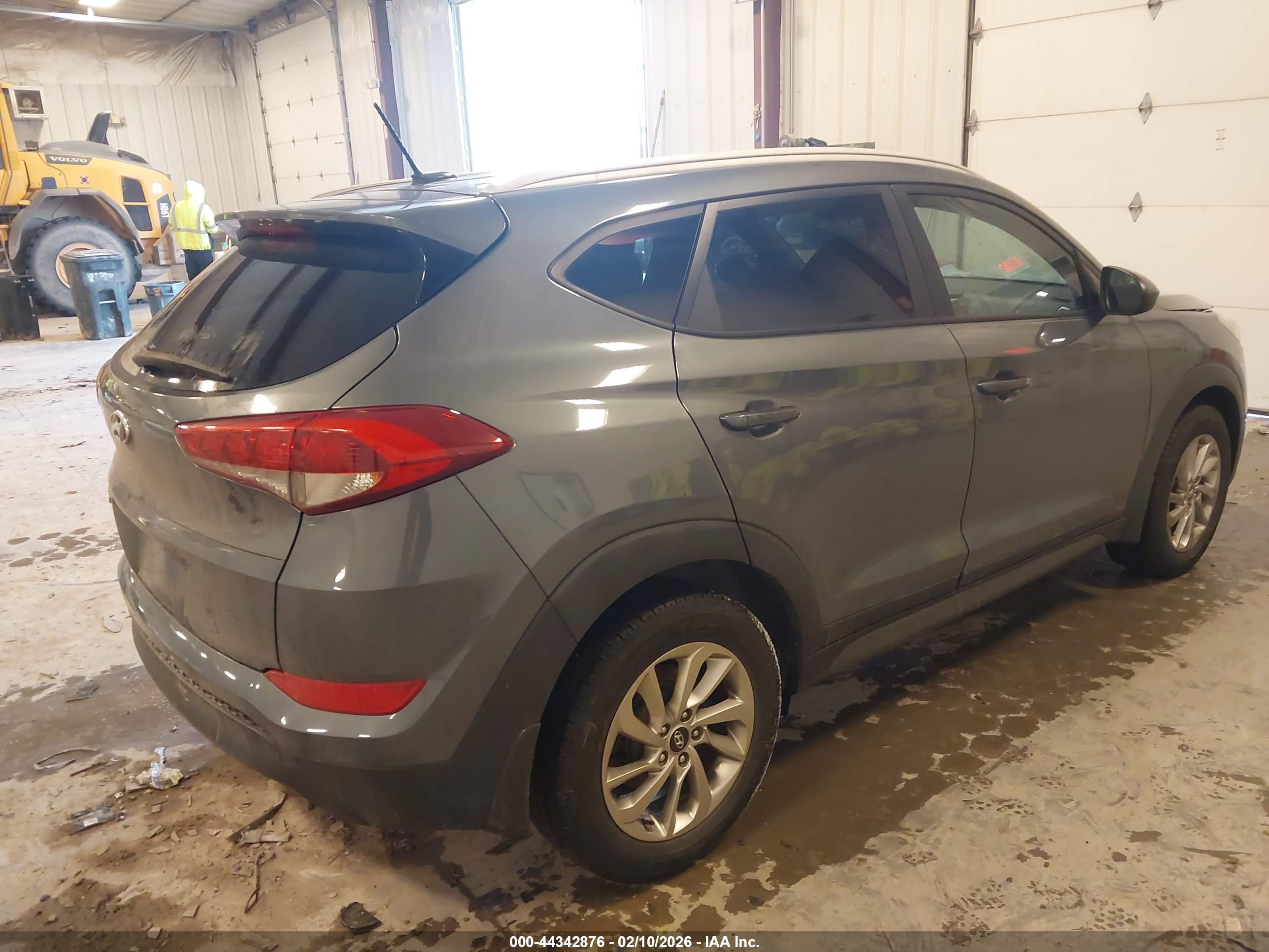 HYUNDAI TUCSON image 4