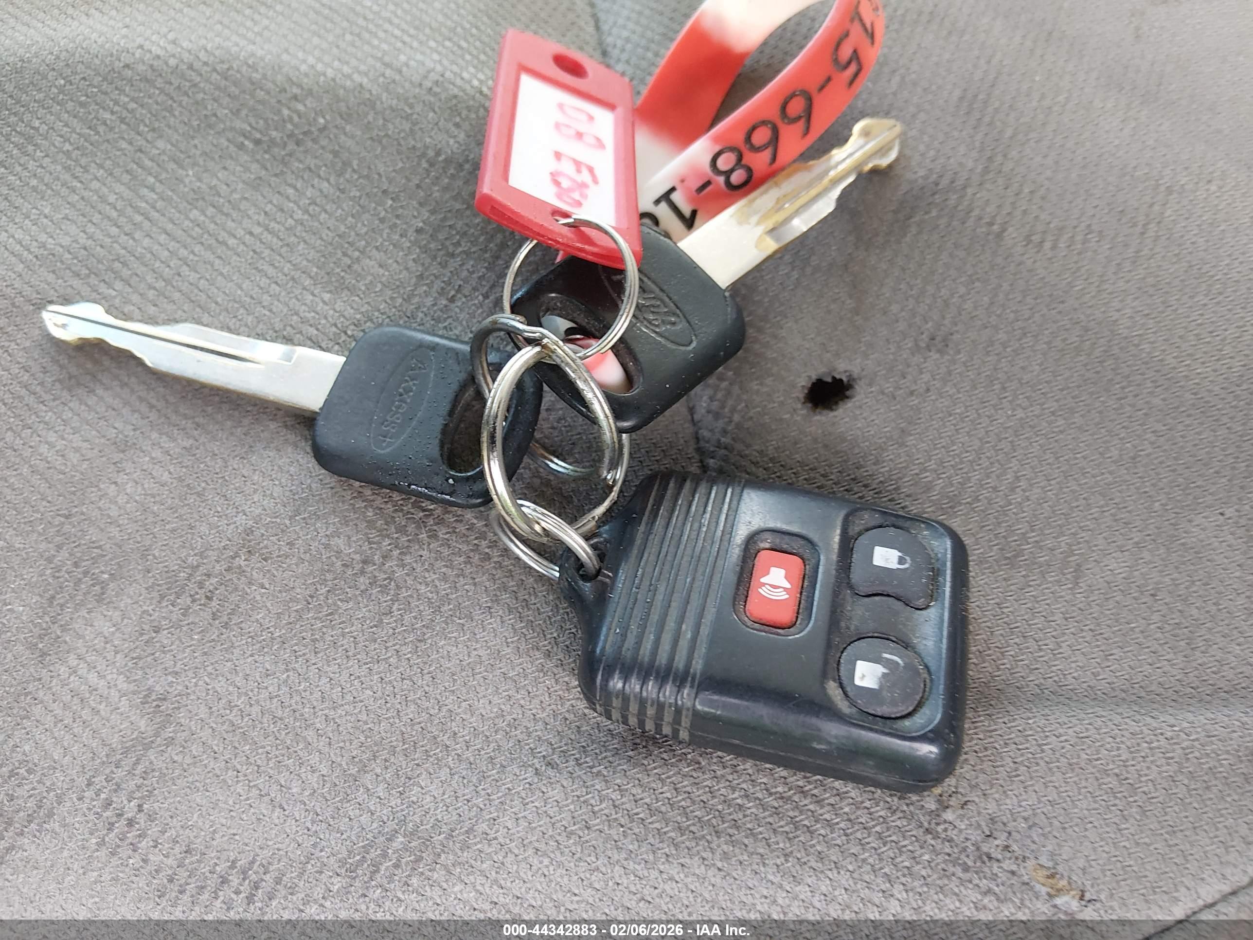 FORD E-250 image 11