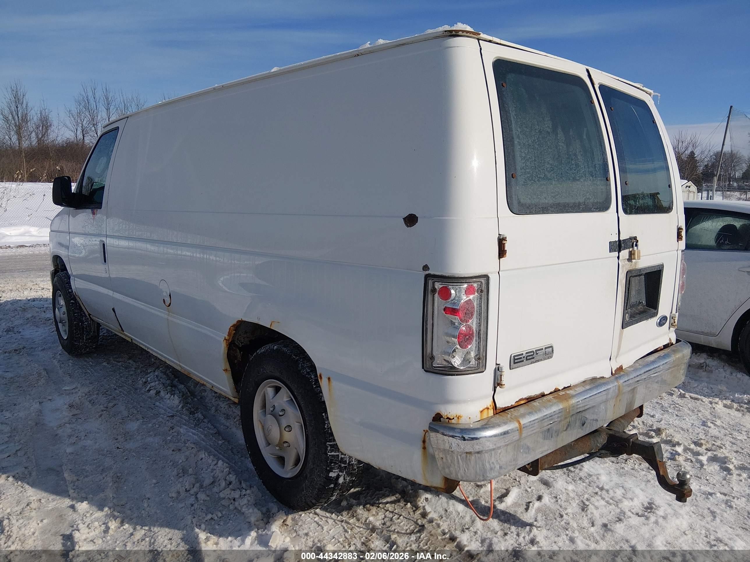 FORD E-250 image 3